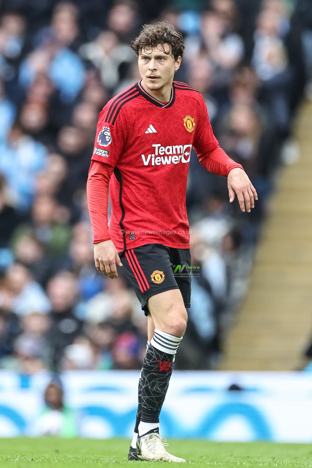 Victor LindelÃ¶f of Manchester United during the Premier League match Manchester City vs Manchester United at Etihad Stadium, Manchester, United Kingdom, 3rd March 2024

(Photo by Mark Cosgrove/News Images)