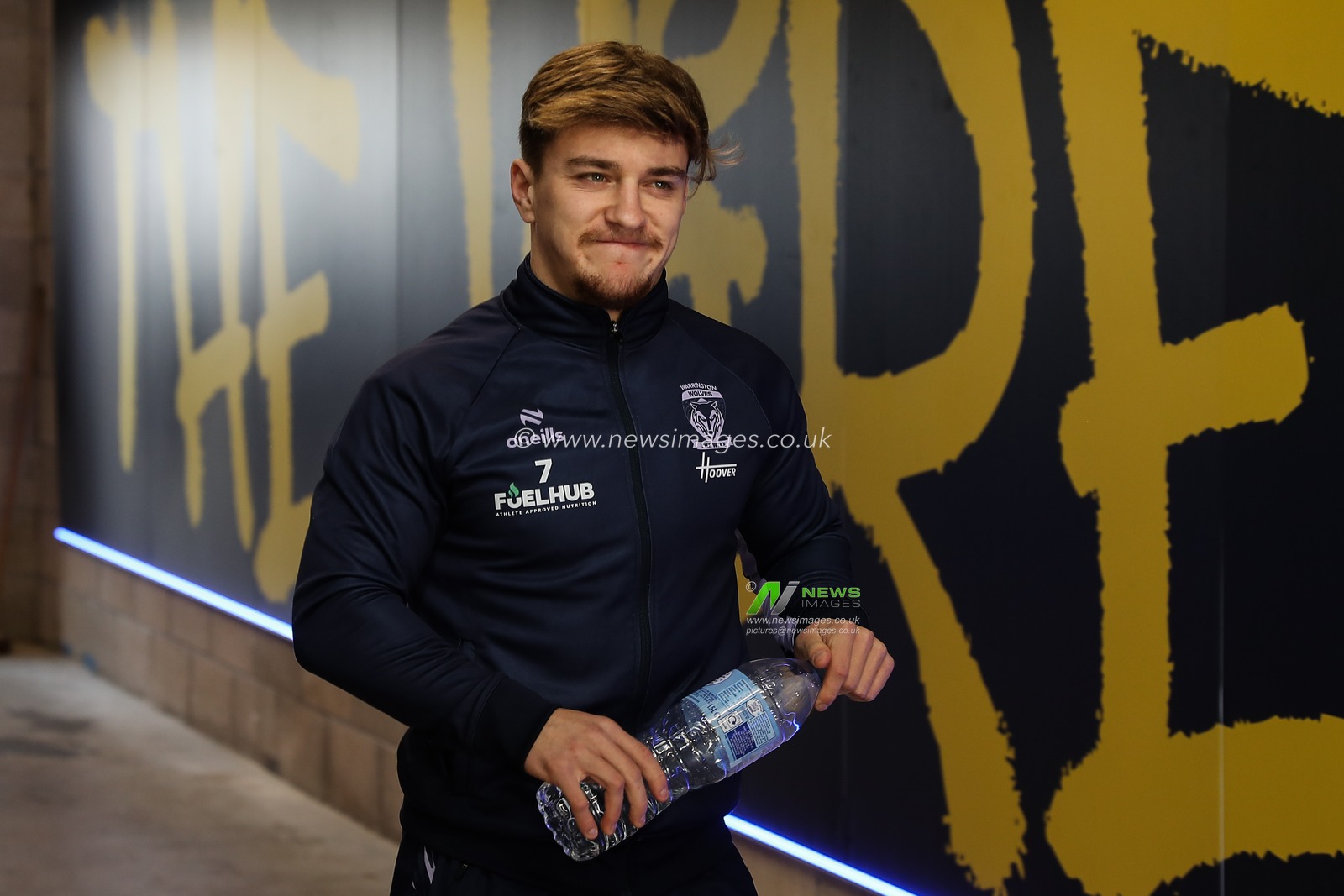 Leon Hayes of Warrington Wolves arrives ahead of  the Betfred Super League Round 4 match Warrington Wolves vs Wakefield Trinity at Halliwell Jones Stadium, Warrington, United Kingdom, 9th March 2025

(Photo by Gareth Evans/News Images)