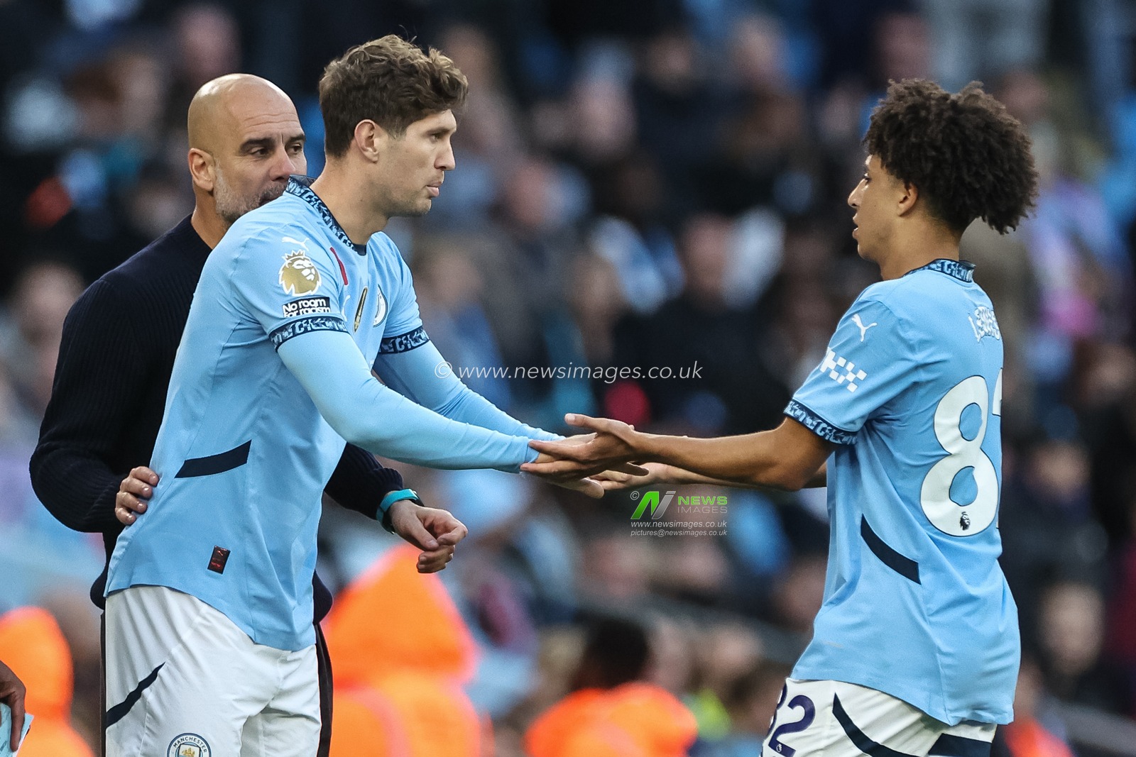 Rico Lewis of Manchester City is substituted for John Stones of Manchester City during the Premier League match Manchester City vs Southampton at Etihad Stadium, Manchester, United Kingdom, 26th October 2024

(Photo by Mark Cosgrove/News Images)