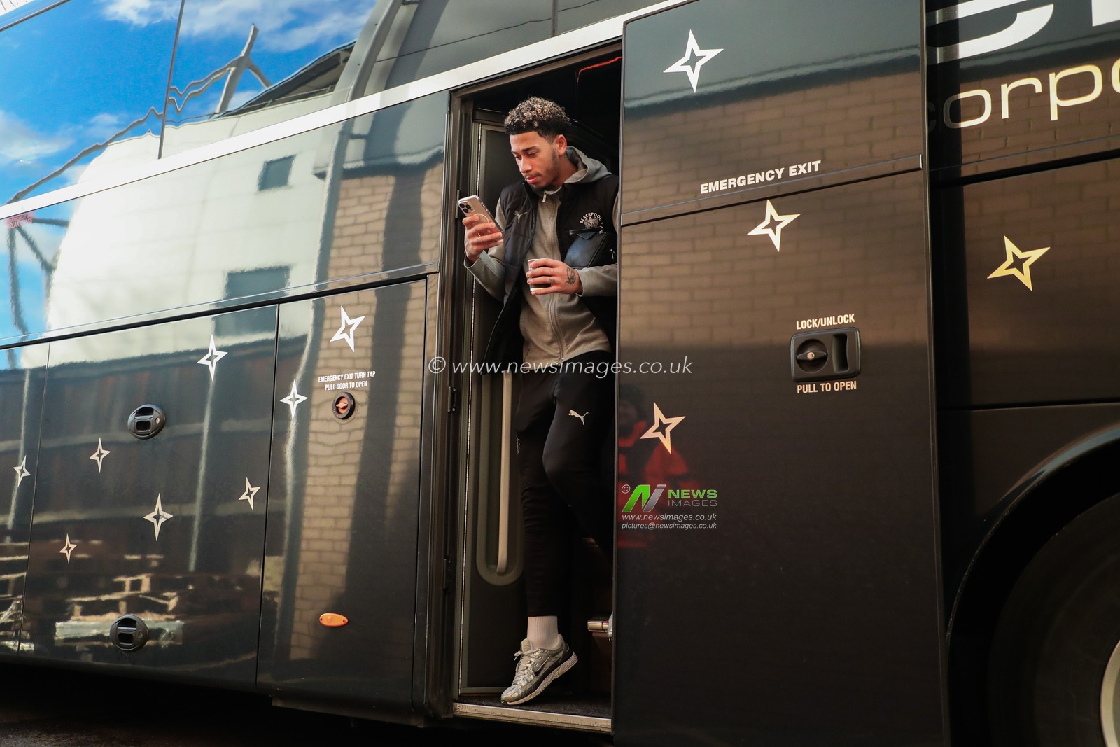 Jordan Lawrence-Gabriel of Blackpool arrives at the Select Car Leasing Stadium prior to during the Sky Bet League 1 match Reading vs Blackpool at Select Car Leasing Stadium, Reading, United Kingdom, 14th December 2024

(Photo by Izzy Poles/News Images)