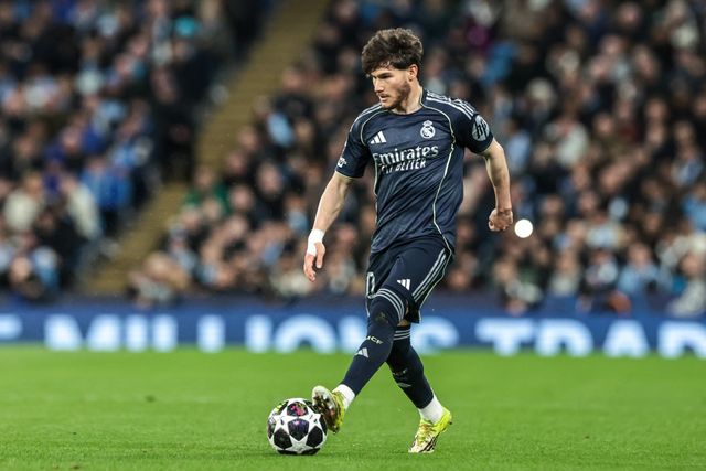 Fran Garcia of Real Madrid breaks with the ball during the UEFA Champions League last 16 second leg match Manchester City vs Real Madrid at The City of Manchester Stadium, Manchester, United Kingdom on 17 March 2026

(Photo by Mark Cosgrove/News Images)