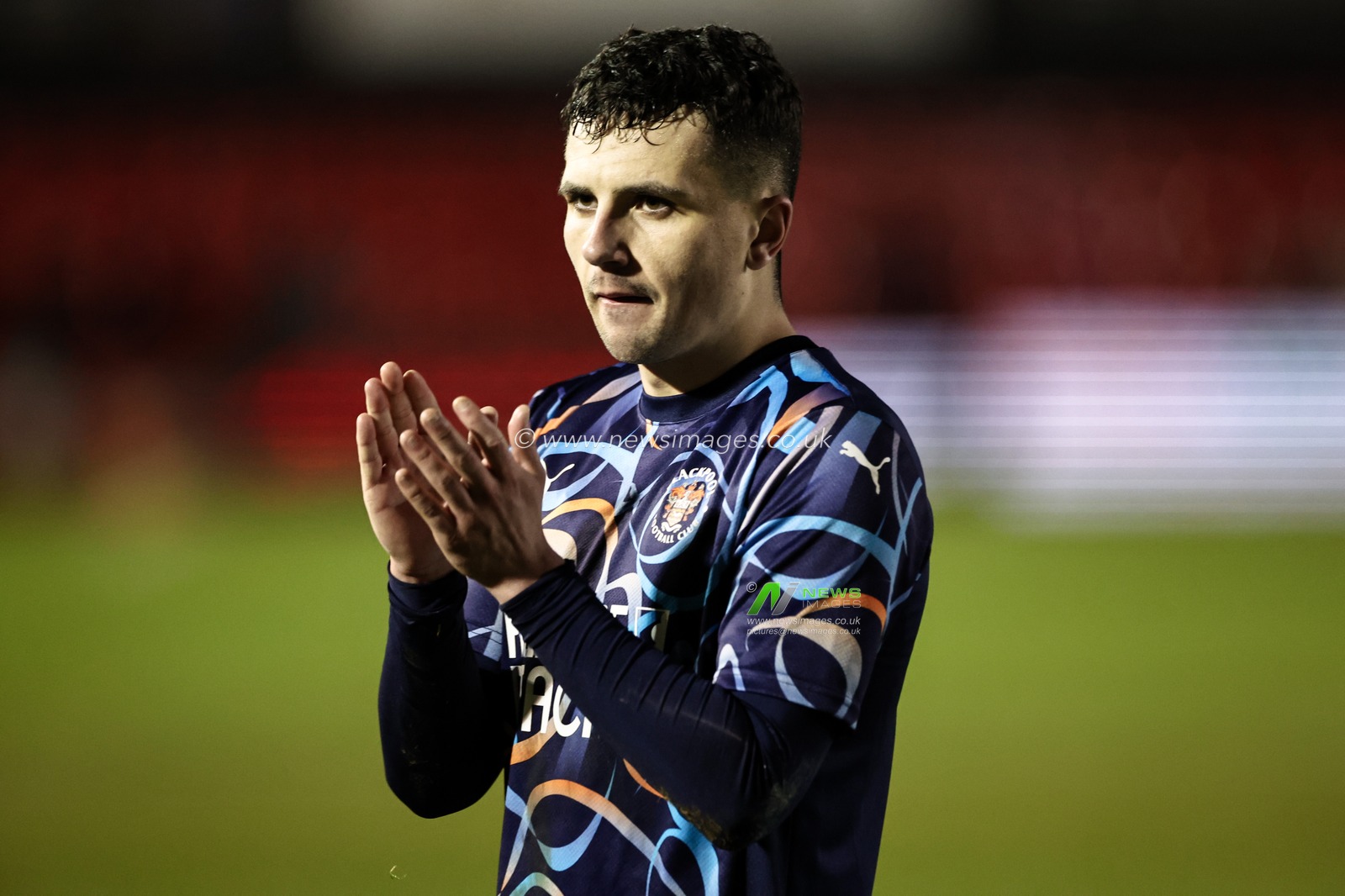 Albie Morgan of Blackpool applauds the fans after the final whistle during the Sky Bet League 1 match Lincoln City vs Blackpool at Gelder Group Sincil Bank Stadium, Lincoln, United Kingdom, 28th January 2025

(Photo by Mark Cosgrove/News Images)