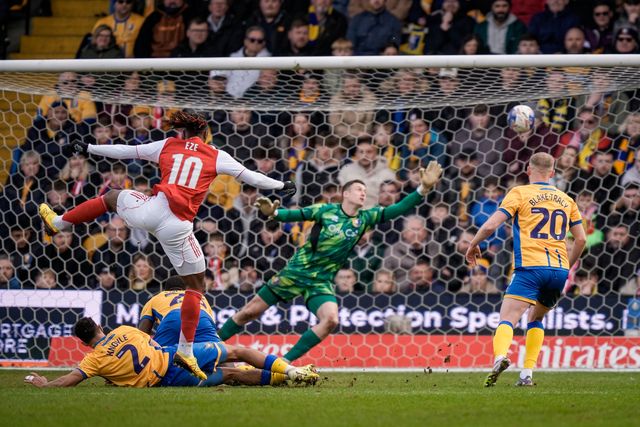 Eberechi Eze of Arsenal scores to make it  1-2 during the Emirates FA Cup fifth round match Mansfield Town vs Arsenal at One Call Stadium, Mansfield, United Kingdom on 07 March 2026

(Photo by Maynard Manyowa/News Images)