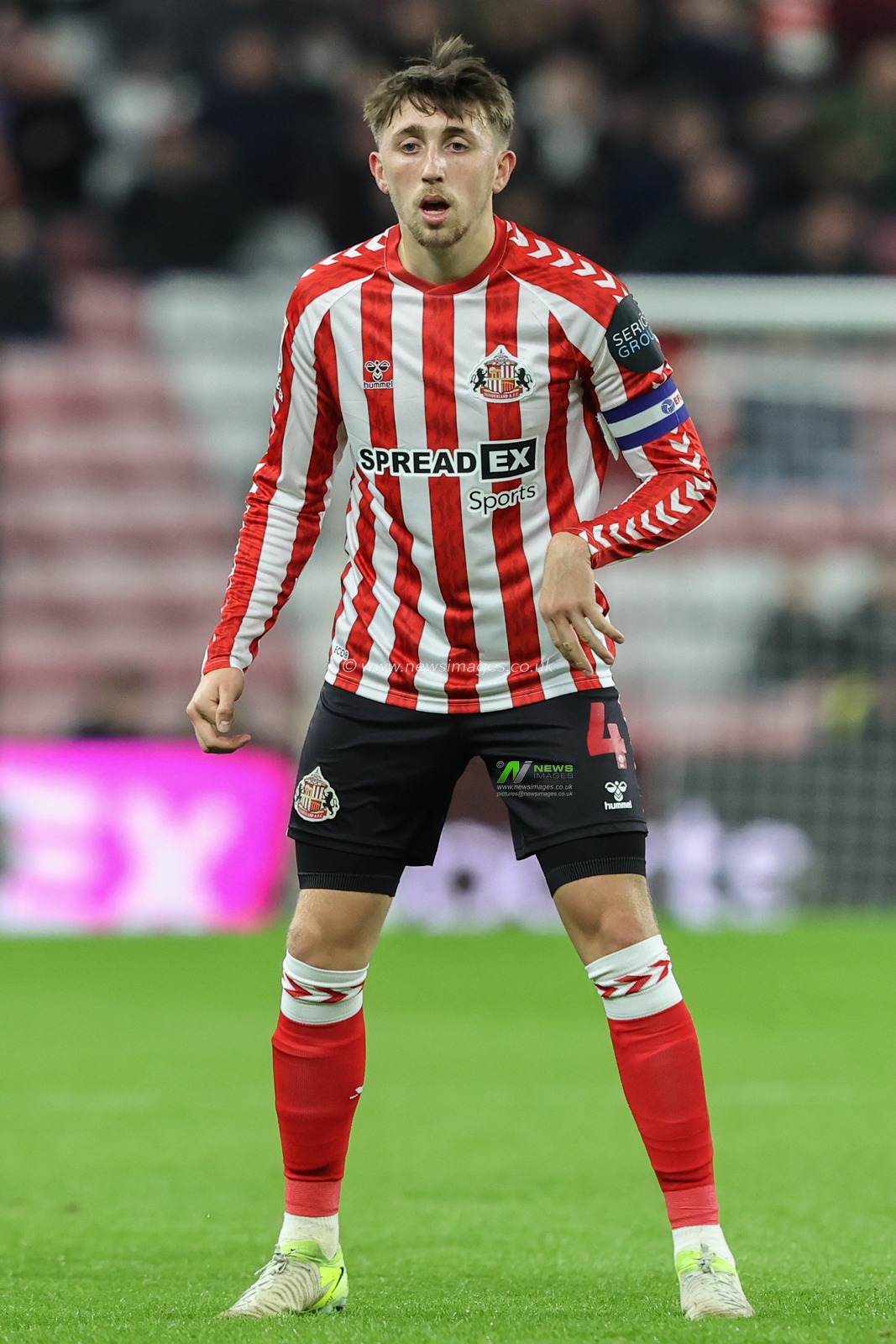 Dan Neil of Sunderland during the Sky Bet Championship match Sunderland vs West Bromwich Albion at Stadium Of Light, Sunderland, United Kingdom, 26th November 2024

(Photo by Alfie Cosgrove/News Images)