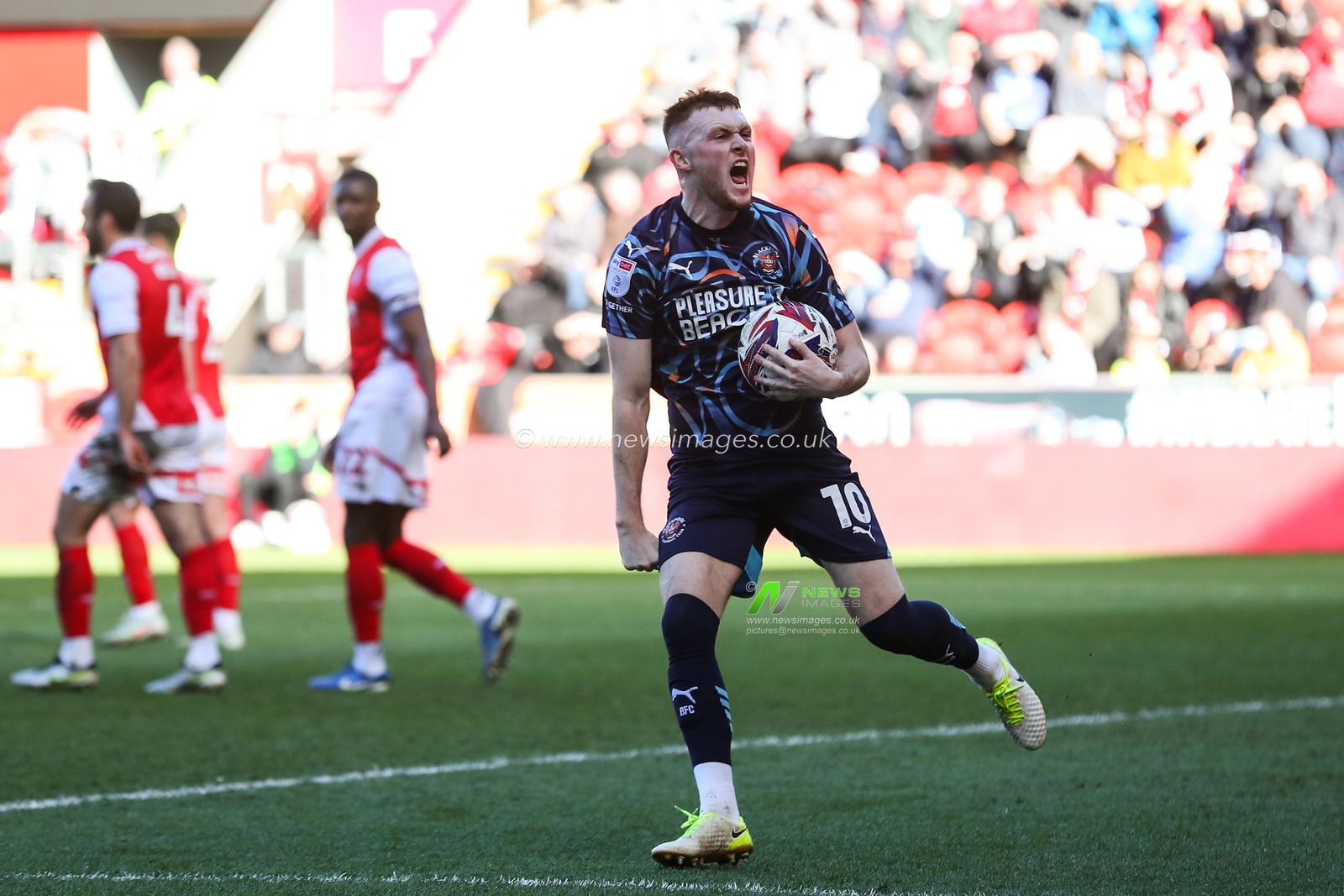 Sonny Carey of Blackpool celebrates his penalty to make it 1-1 during the Sky Bet League 1 match Rotherham United vs Blackpool at New York Stadium, Rotherham, United Kingdom, 5th April 2025

(Photo by Gareth Evans/News Images)
