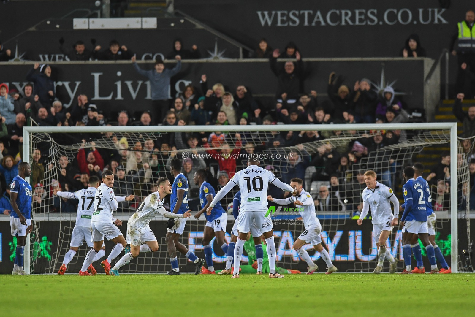 Liam Cullen #20 of Swansea City scores to make it 2-0during the Sky Bet Championship match Swansea City vs Watford at Swansea.com Stadium, Swansea, United Kingdom, 30th December 2022

(Photo by Mike Jones/News Images)