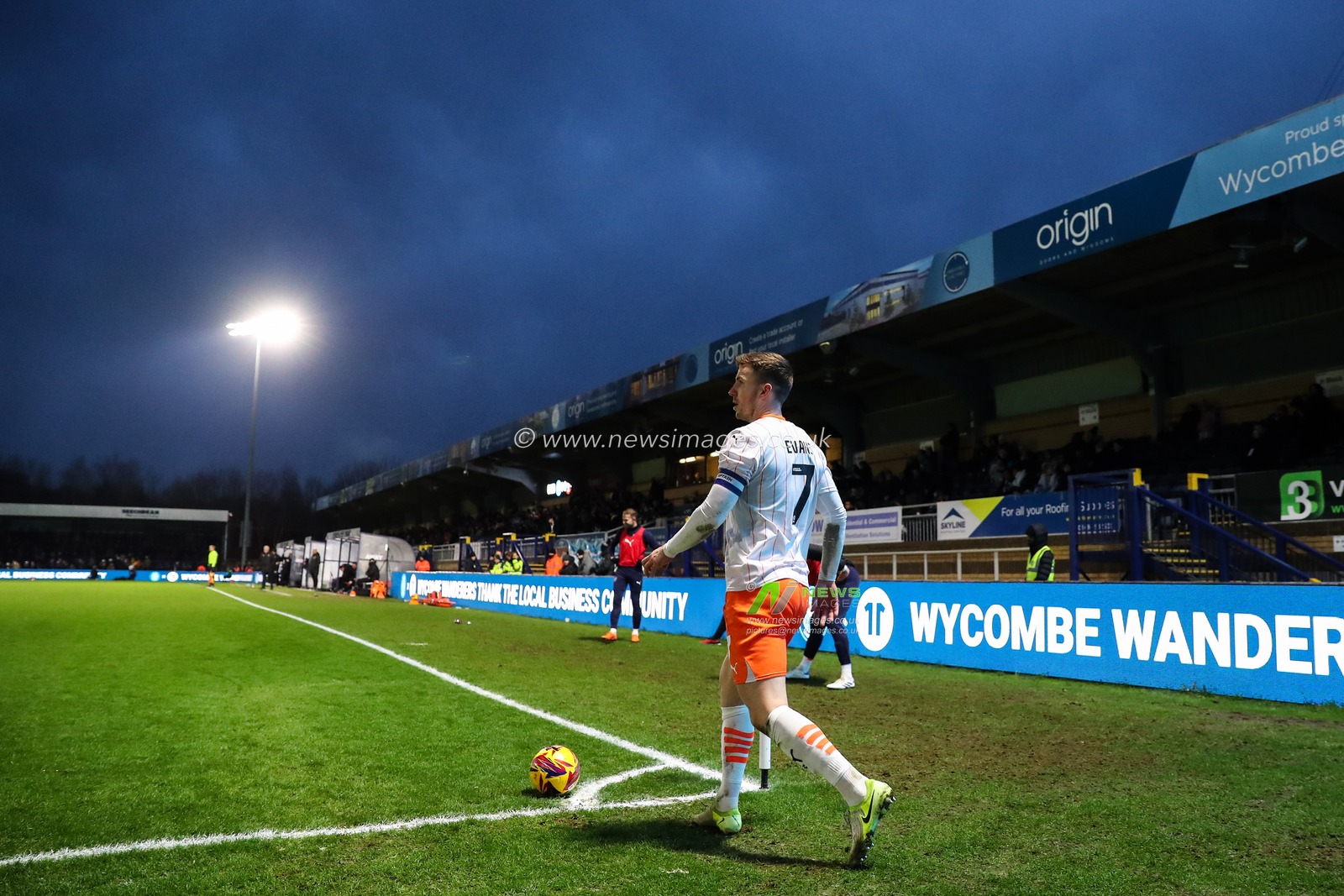 Lee Evans of Blackpool during the Sky Bet League 1 match Wycombe Wanderers vs Blackpool at Adams Park, High Wycombe, United Kingdom, 4th January 2025

(Photo by Gareth Evans/News Images)