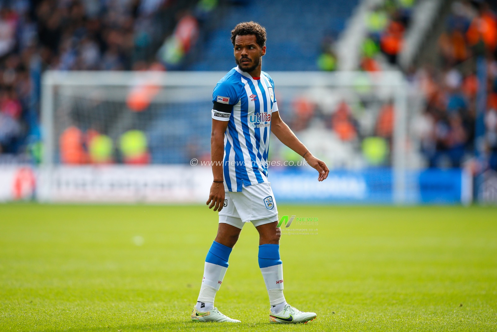 Duane Holmes #19 of Huddersfield Town during the Sky Bet Championship match Huddersfield Town vs Blackpool at John Smith's Stadium, Huddersfield, United Kingdom, 4th September 2022

(Photo by Ben Early/News Images)