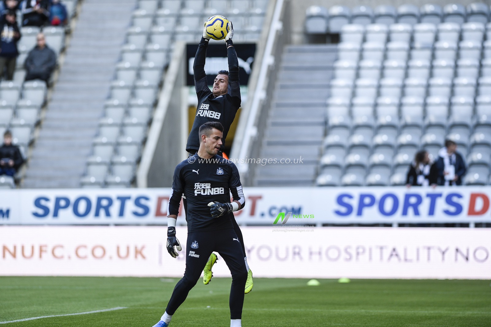 27th October 2019, St. James's Park, Newcastle, England; Premier League, Newcastle United v Wolverhampton Wanderers : Martin DÃºbravka of Newcastle United going through training drills with Karl Darlow of Newcastle United

Credit: Iam Burn/News Images