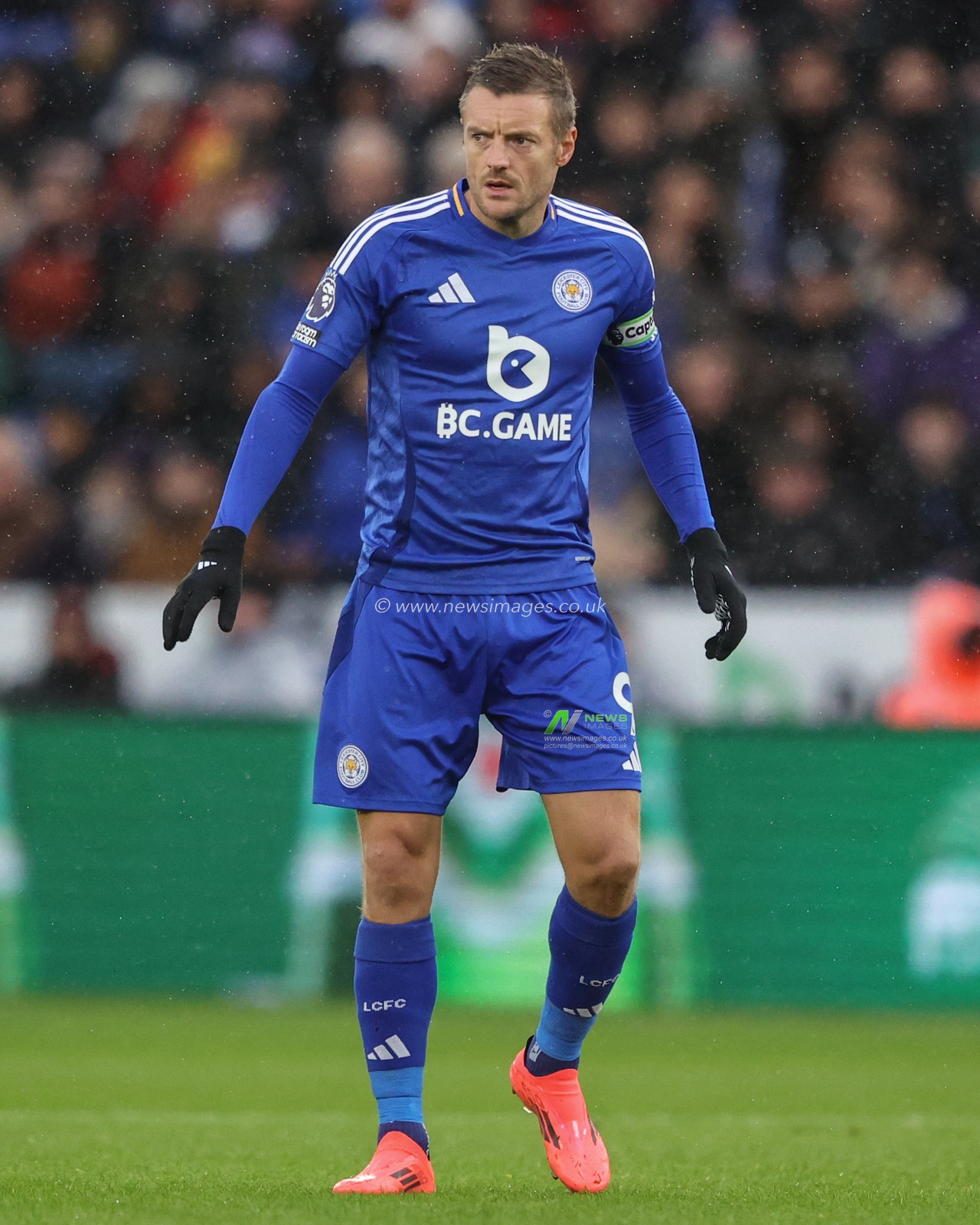 Jamie Vardy of Leicester City during the Premier League match Leicester City vs Brighton and Hove Albion at King Power Stadium, Leicester, United Kingdom, 8th December 2024

(Photo by Alfie Cosgrove/News Images)