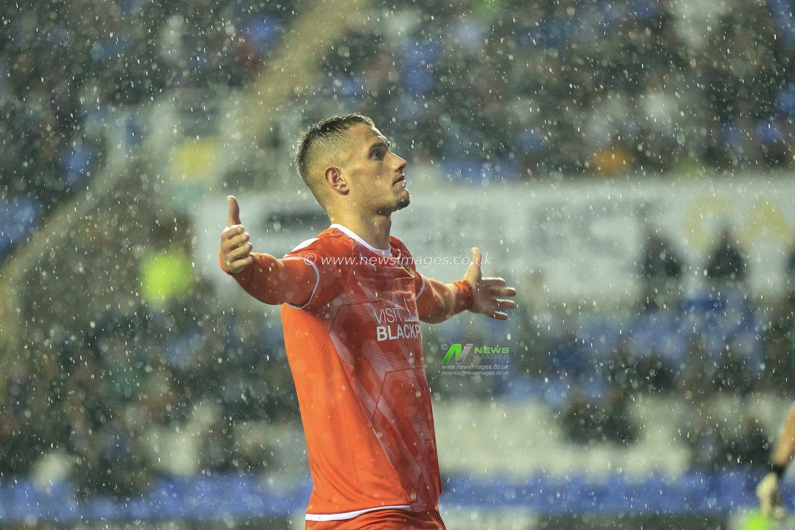 Jerry Yates #9 of Blackpool celebrates his goal to make it 2-2