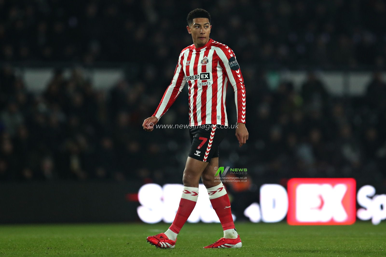 Jobe Bellingham of Sunderland during the Sky Bet Championship match Derby County vs Sunderland at Pride Park Stadium, Derby, United Kingdom, 21st January 2025

(Photo by Sam Eaden/News Images) 