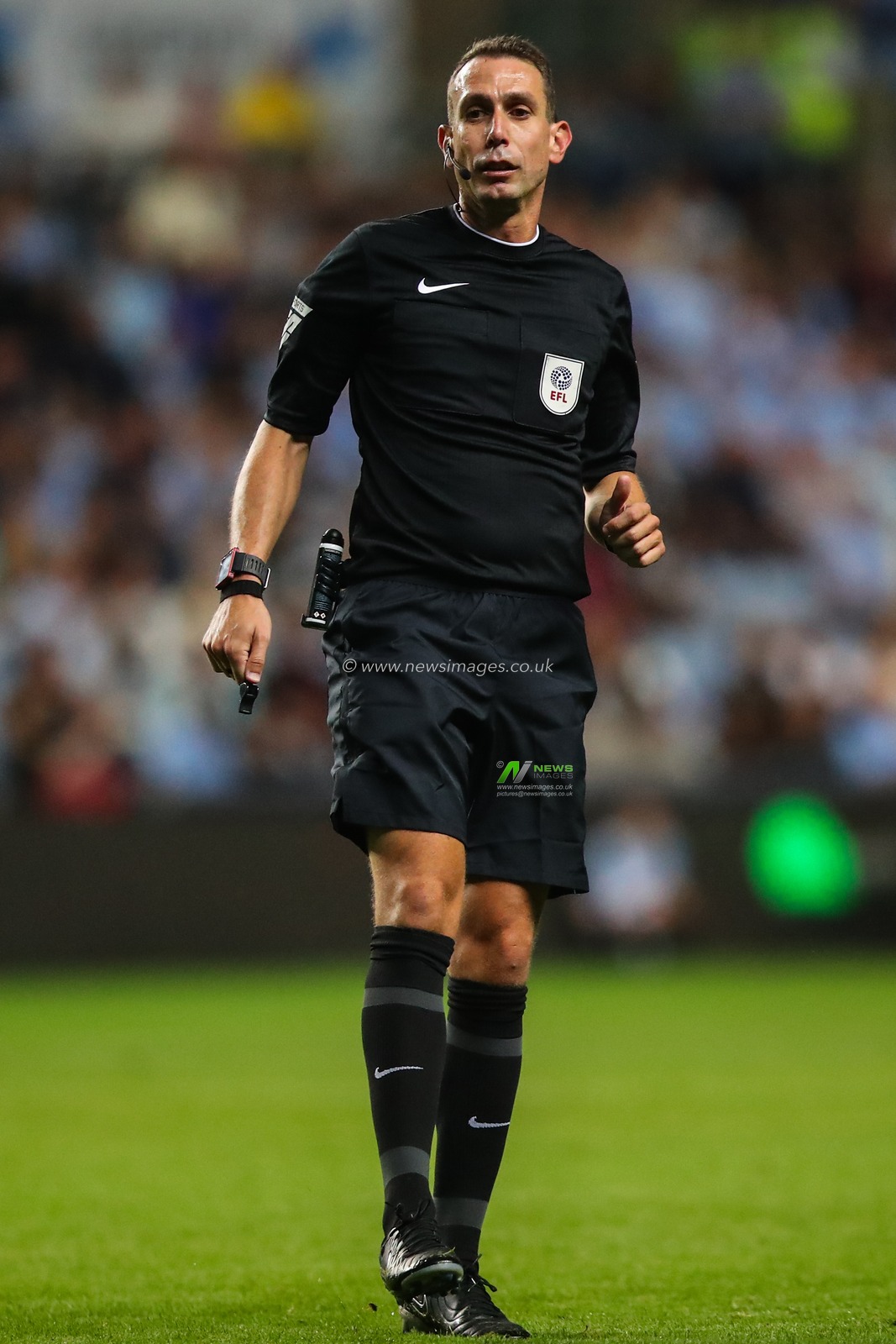 Referee David Coote during the Sky Bet Championship match Coventry City vs Oxford United at Coventry Building Society Arena, Coventry, United Kingdom, 16th August 2024

(Photo by Gareth Evans/News Images)