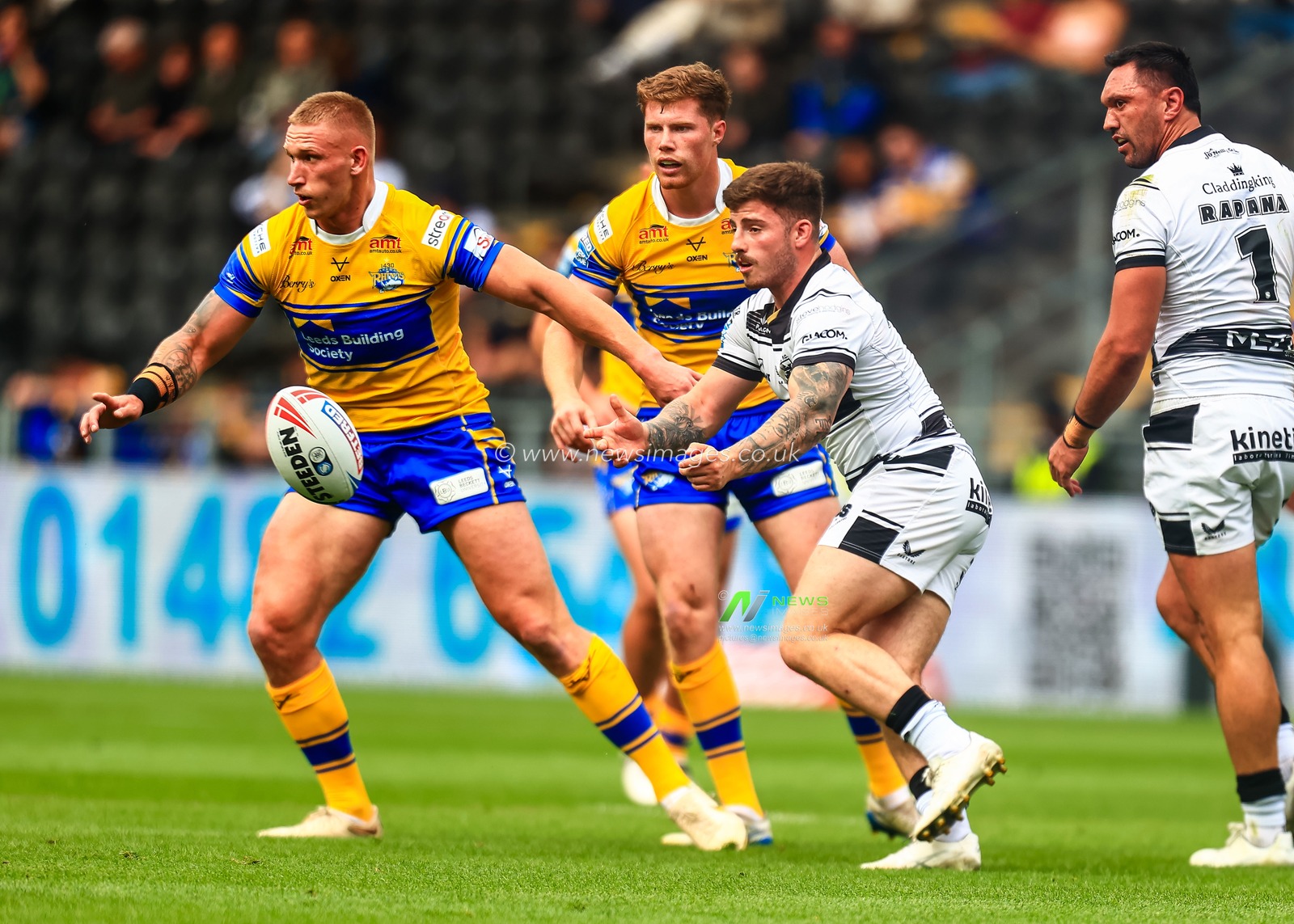 Amir Bourouh of Hull FC passes the ball during the Betfred Super League Round 24 match Hull FC vs Leeds Rhinos at MKM Stadium, Hull, United Kingdom, 30th August 2025

(Photo by Richard Bierton/News Images)