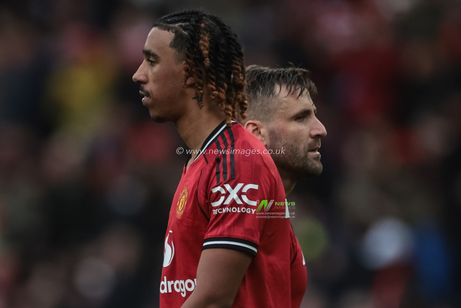 Leny Yoro of Manchester United and Luke Shaw of Manchester United during the Premier League match Manchester United vs Aston Villa at Old Trafford, Manchester, United Kingdom on 15 March 2026

(Photo by Mark Cosgrove/News Images)