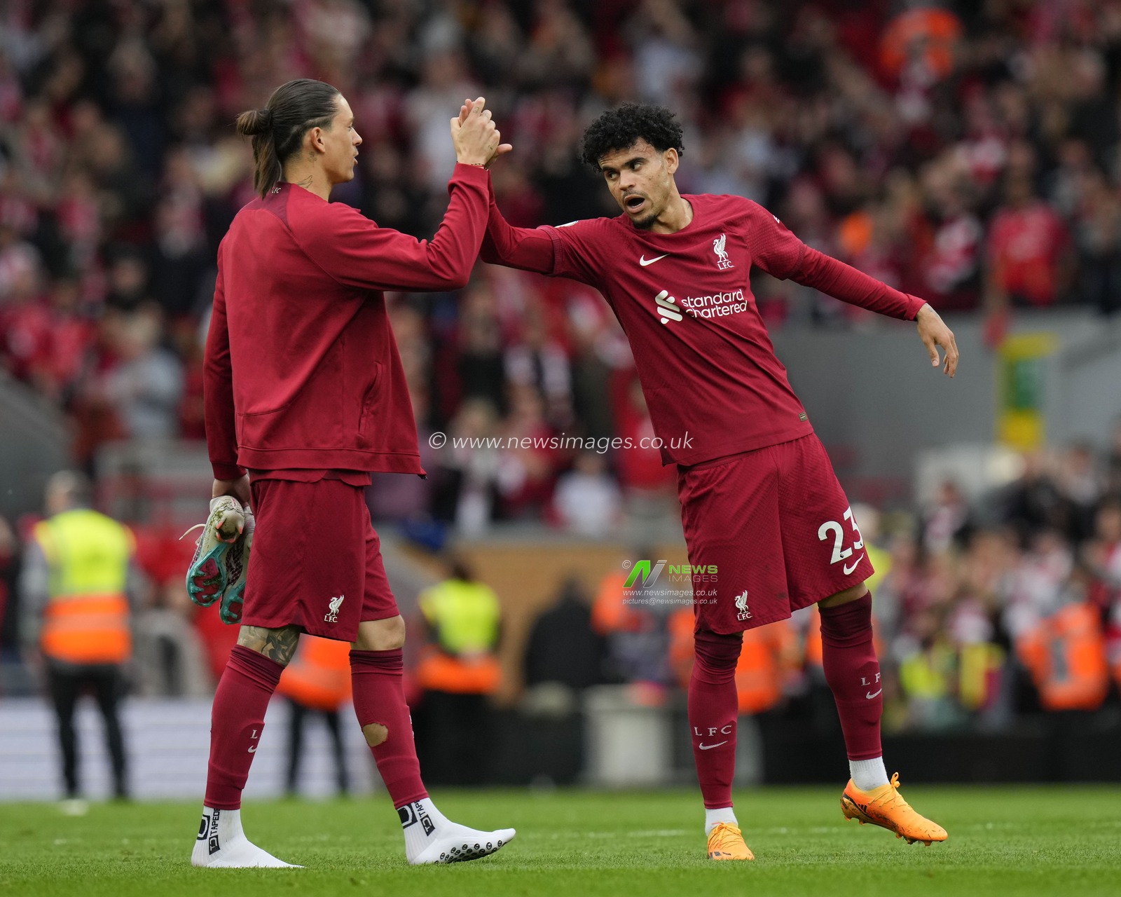 Luis DÃ­az #23 of Liverpool celebrates with Darwin NÃºÃ±ez #27 of Liverpool after the Premier League match Liverpool vs Brentford at Anfield, Liverpool, United Kingdom, 6th May 2023

(Photo by Steve Flynn/News Images)