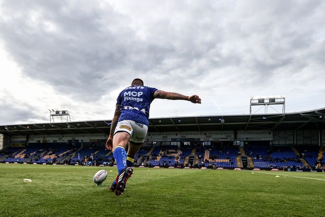 Marc Sneyd of Warrington Wolves in the pre-game warm up during the Betfred Super League round 13 match Warrington Wolves vs Hull FC at The Halliwell Jones Stadium, Warrington, United Kingdom on 05 June 2026

(Photo by Alfie Cosgrove/News Images)