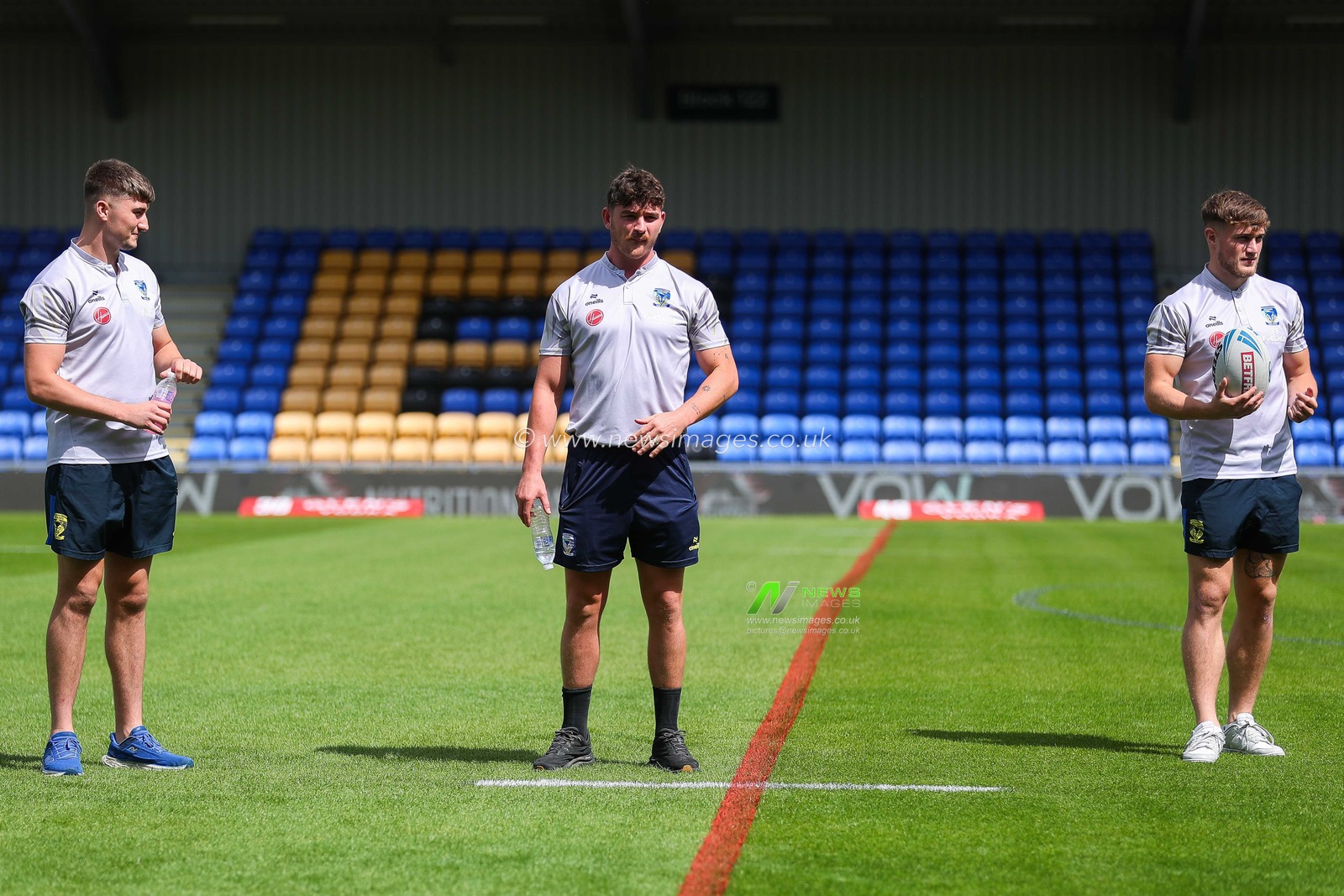 Warrington Wolves players walk around the pitch prior to the Betfred Super League Round 21 match London Broncos vs Warrington Wolves at Plough Lane, Wimbledon, United Kingdom, 11th August 2024

(Photo by Izzy Poles/News Images)