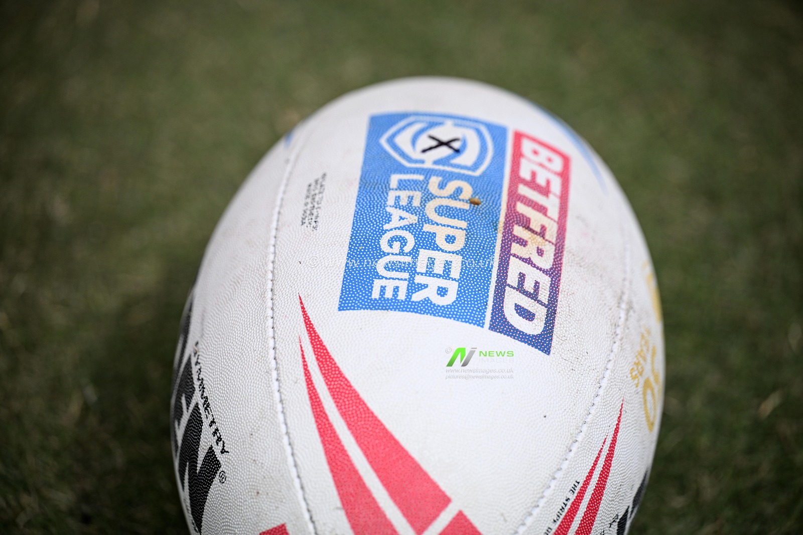 A detailed view of the Betfred Super League match ball prior to the Betfred Super League round 21 match Castleford Tigers vs Warrington Wolves at OneBore Stadium, Castleford, Untied Kingdom on 01 August 2026

(Photo by Ben Roberts/News Images)
