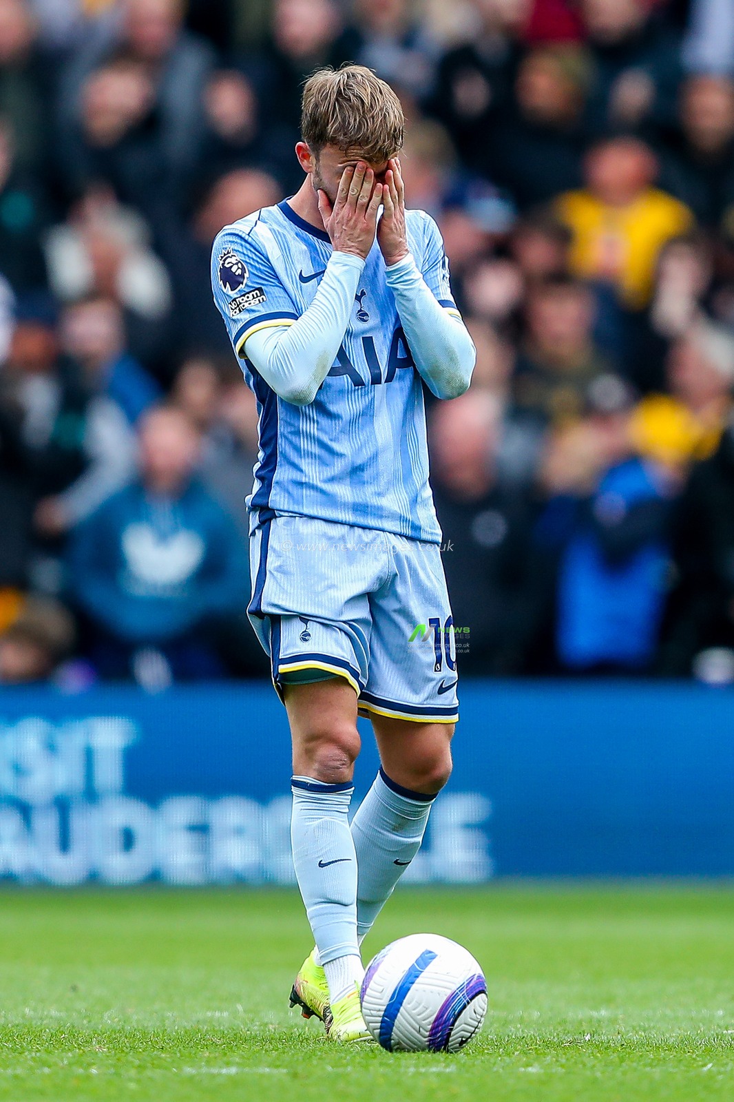James Maddison of Tottenham Hotspur reacts during the Premier League match Wolverhampton Wanderers vs Tottenham Hotspur at Molineux, Wolverhampton, United Kingdom, 13th April 2025

(Photo by Gareth Evans/News Images)