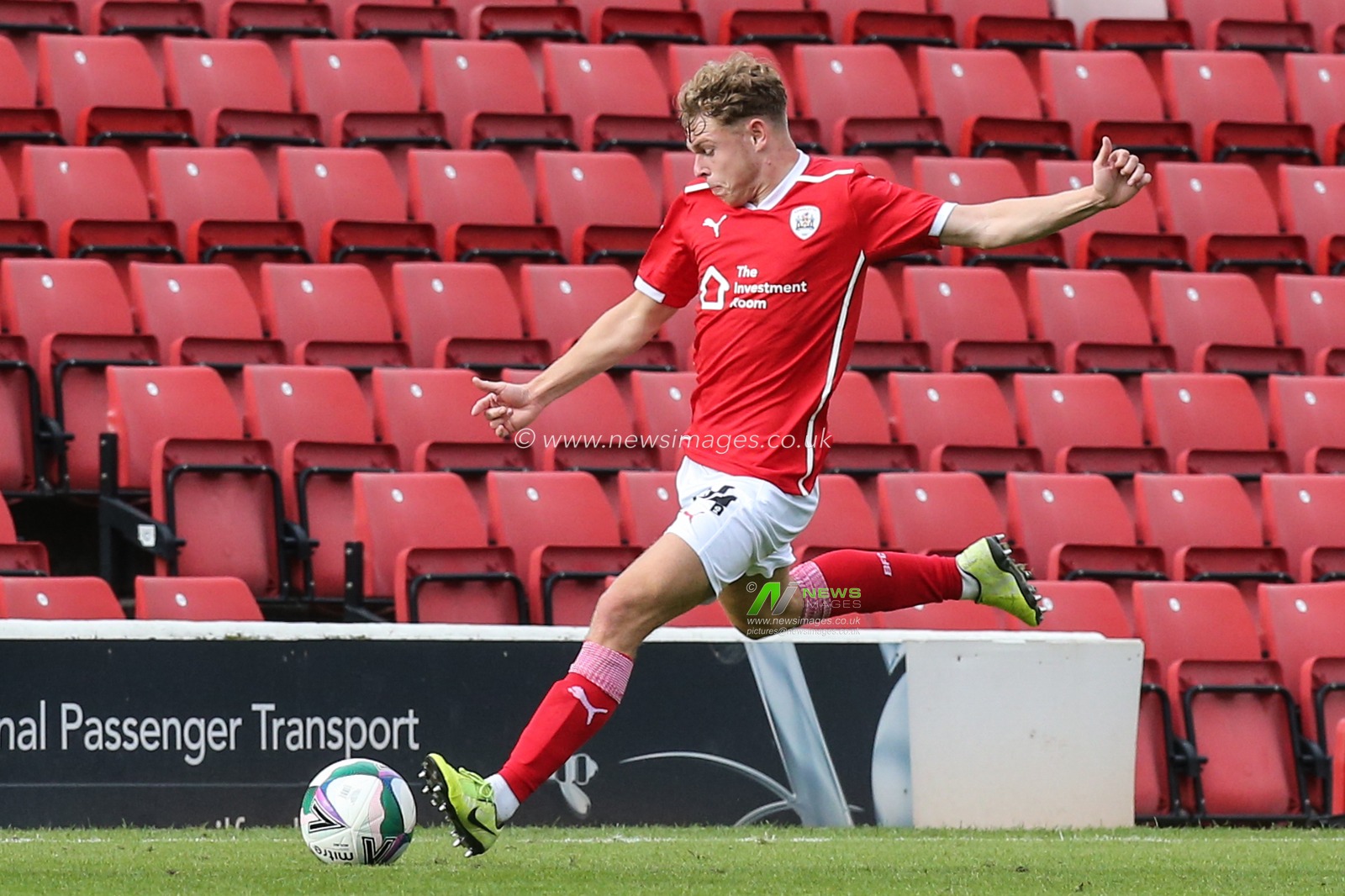 Match image Kilian Ludewig (14) of Barnsley