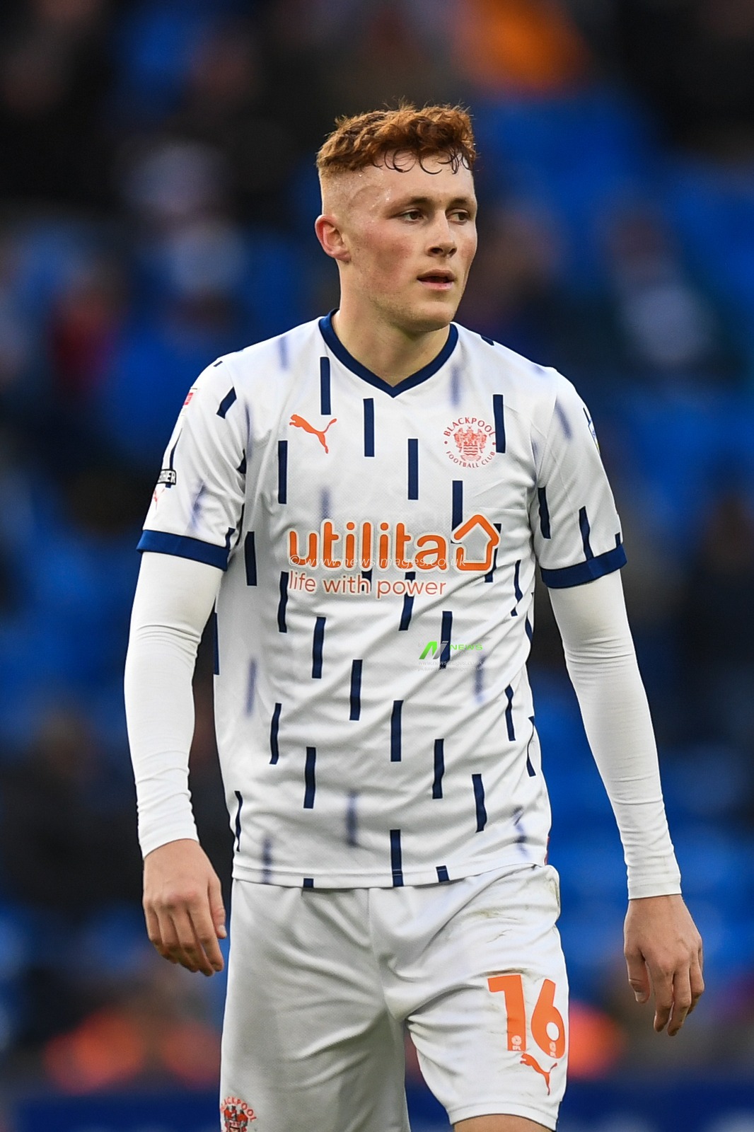 Sonny Carey #16 of Blackpool during the Sky Bet Championship match Cardiff City vs Blackpool at Cardiff City Stadium, Cardiff, United Kingdom, 17th December 2022

(Photo by Mike Jones/News Images)