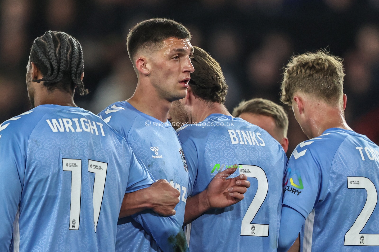 Bobby Thomas of Coventry City prepares to defend a free kick during the Sky Bet Championship match Sheffield United vs Coventry City at Bramall Lane, Sheffield, United Kingdom, 28th March 2025

(Photo by Alfie Cosgrove/News Images)