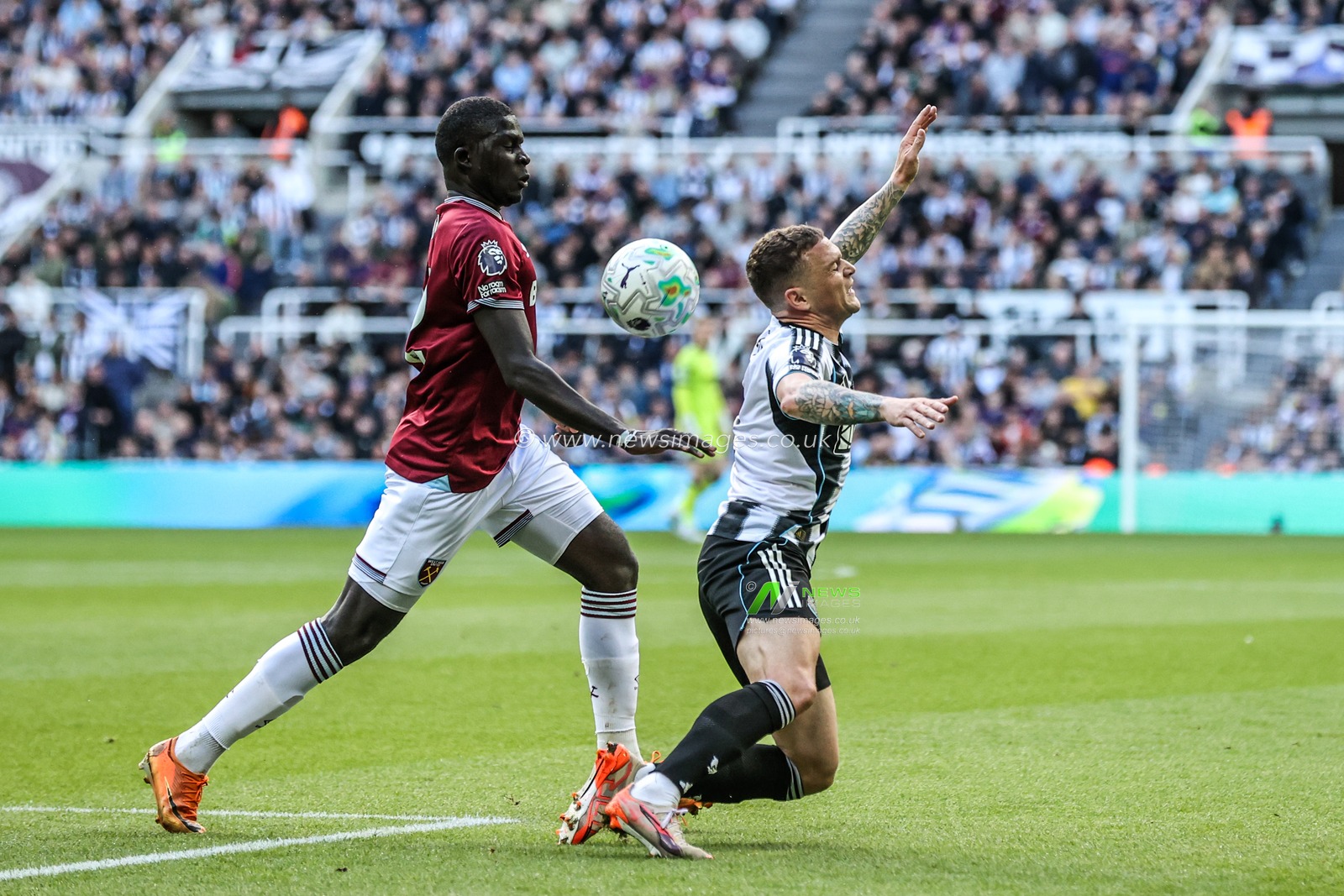 Kieran Trippier of Newcastle United fouled by El Hadji Malick Diouf of West Ham United during the Premier League match Newcastle Untied vs West Ham United at St. James's Park, Newcastle, United Kingdom on 17 May 2026

(Photo by Alfie Cosgrove/News Images)