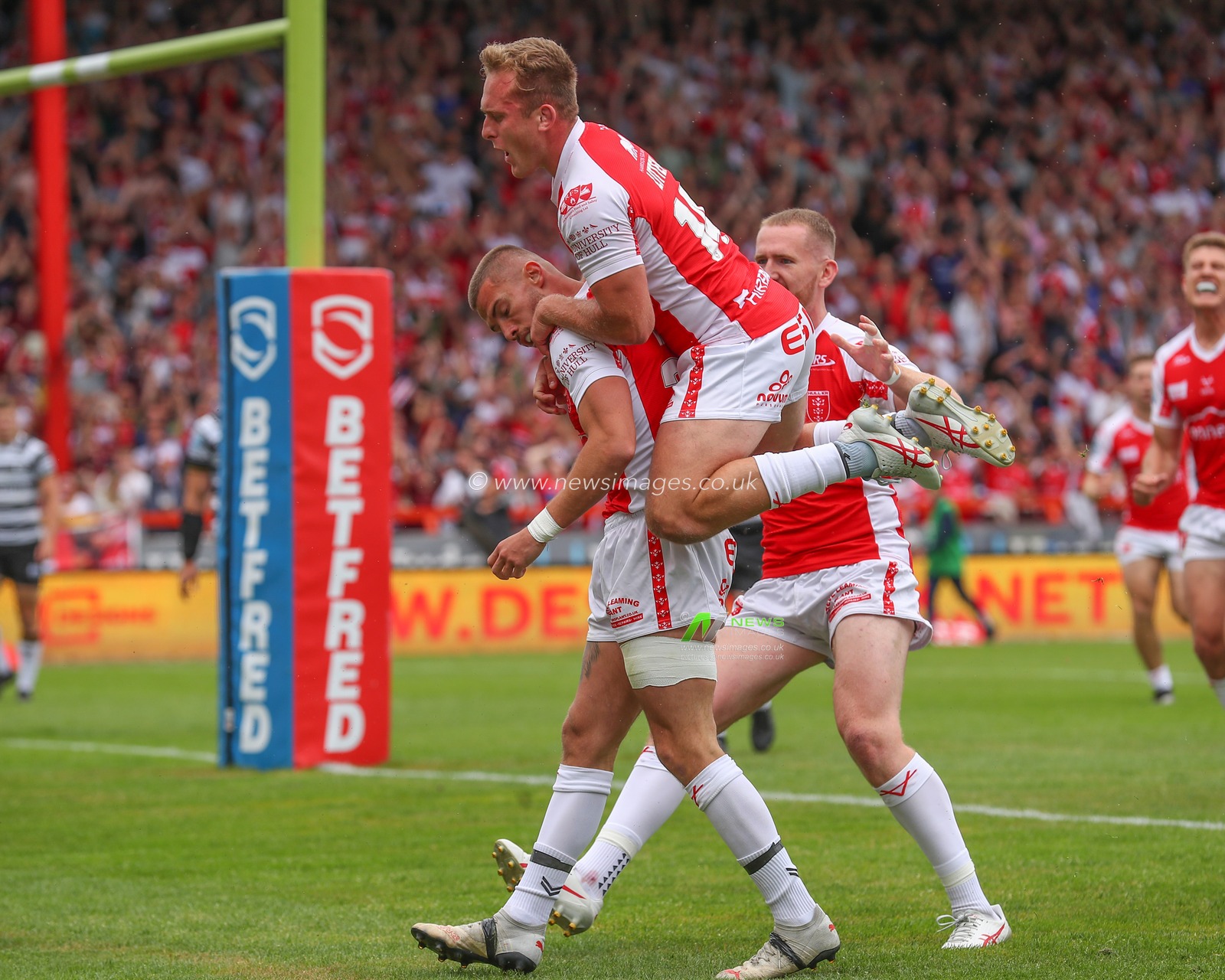 Jack Walker #34 of Hull KR celebrates his try to make it 4-0 during the Betfred Super League Round 18 match Hull KR vs Hull FC at Sewell Group Craven Park, Kingston upon Hull, United Kingdom, 9th July 2023

(Photo by Gareth Evans/News Images)
