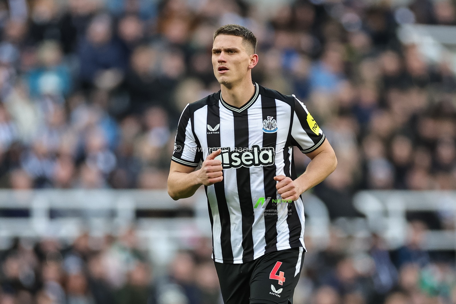 Sven Botman of Newcastle United during the Premier League match Newcastle United vs Nottingham Forest at St. James's Park, Newcastle, United Kingdom, 26th December 2023

(Photo by Mark Cosgrove/News Images)