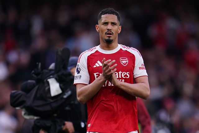 William Saliba of Arsenal applauds home support at full time during the Premier League match Arsenal vs Fulham at Emirates, London, United Kingdom on 02 May 2026

(Photo by Harvey Murphy/News Images)