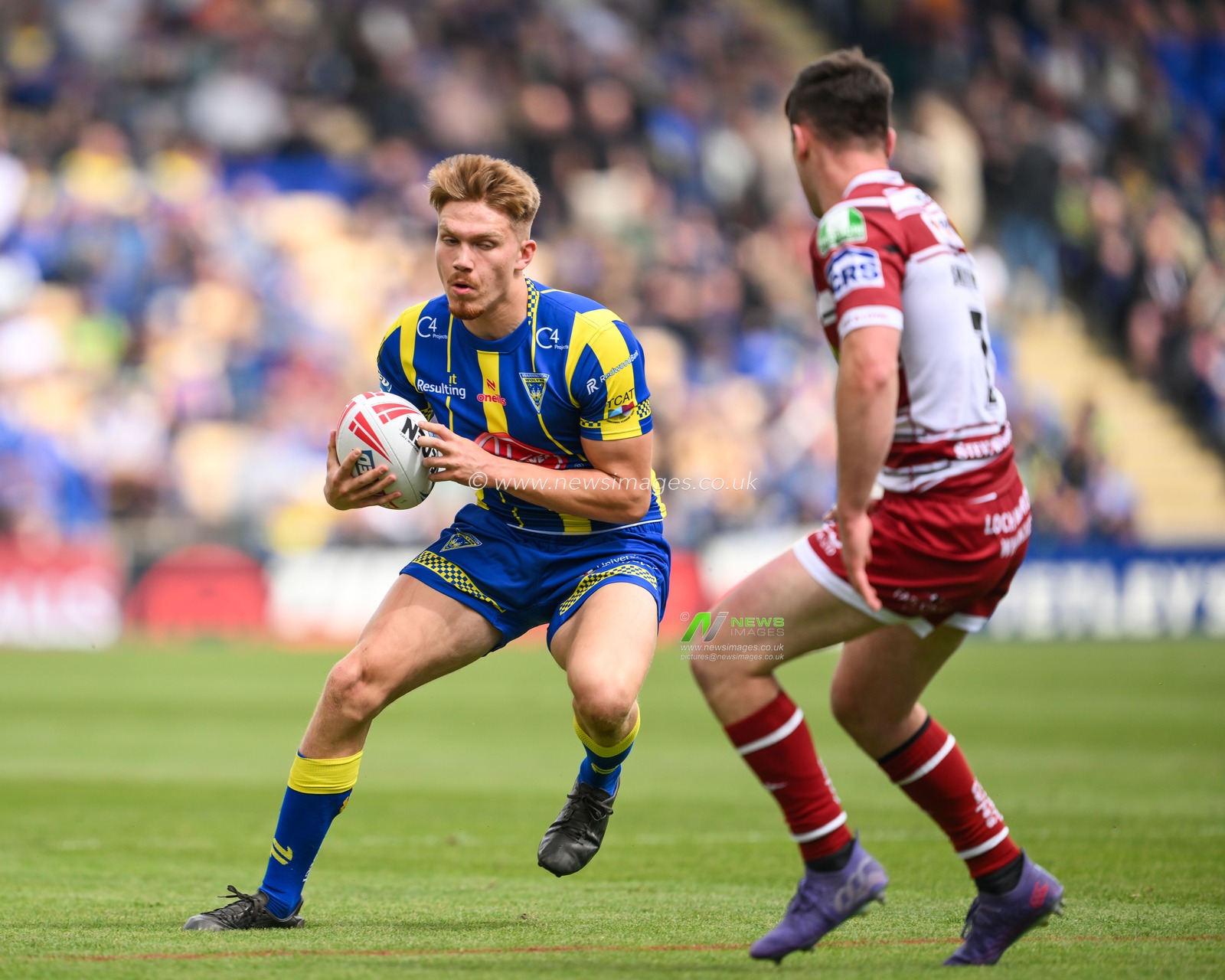 Nolan Tupaea of Warrington Wolves makes a break during the Betfred Super League Round 13 match Warrington Wolves vs Wigan Warriors at Halliwell Jones Stadium, Warrington, United Kingdom, 1st June 2024

(Photo by Craig Thomas/News Images)