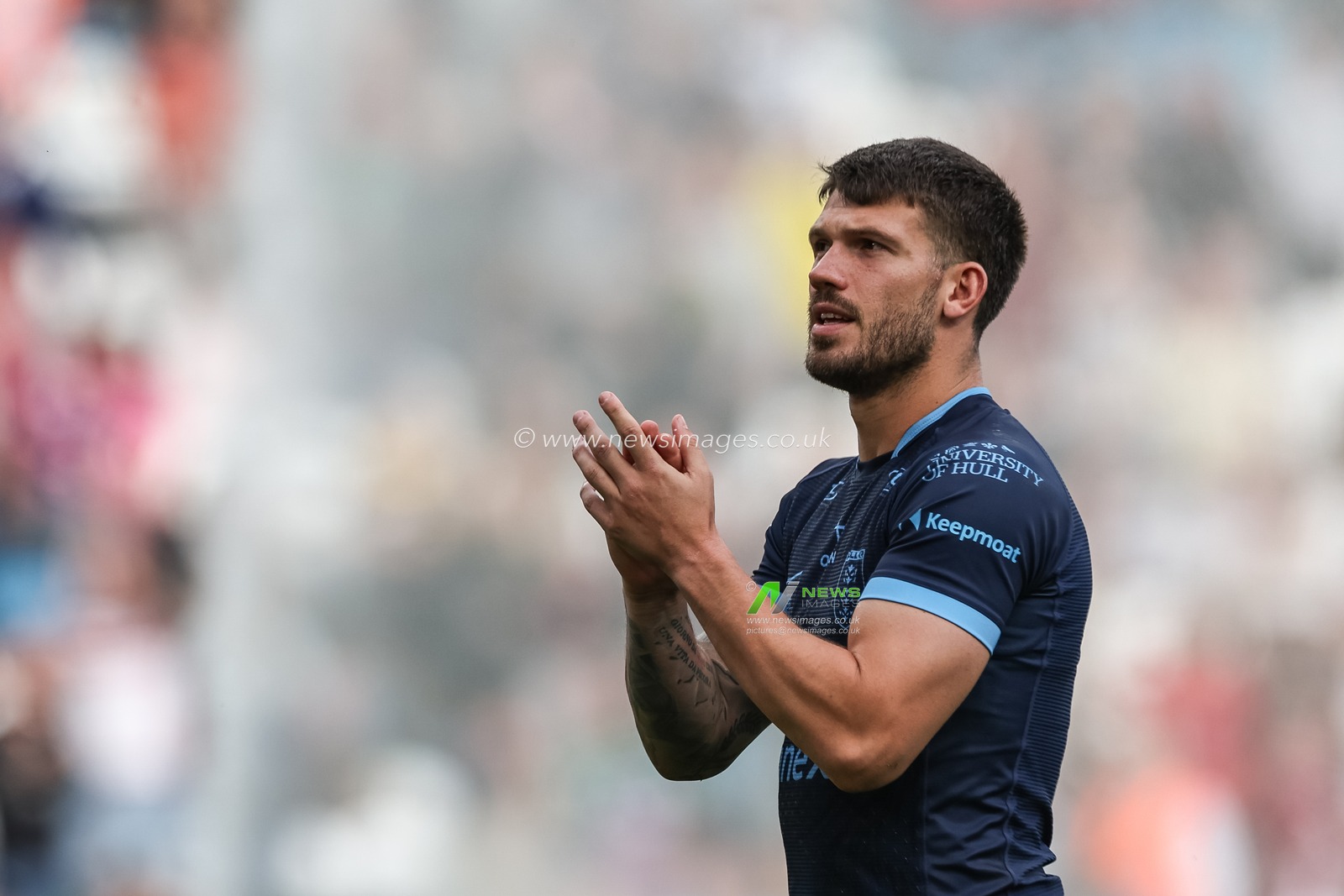 Oliver Gildart of Hull KR applauds the travelling fans during the Magic Weekend match Catalans Dragons vs Hull KR at Elland Road, Leeds, United Kingdom, 18th August 2024

(Photo by Mark Cosgrove/News Images)