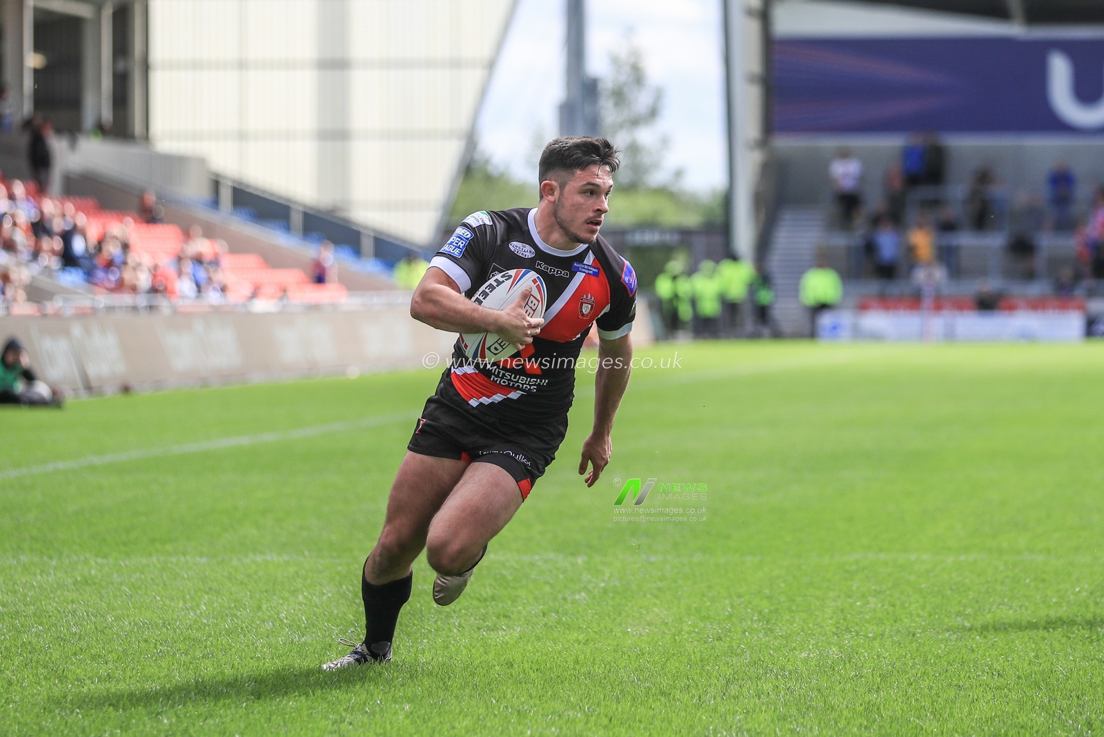 16th June 2019 ,  AJ Bell Stadium, Salford, England;  Betfred Super League, Round 18, Salford Red Devils vs Wakefield Trintiny ; Naill Evalds (1) of Salford Red Devils goes over for his 100th senior Super League try 

Credit: Mark Cosgrove/News Images