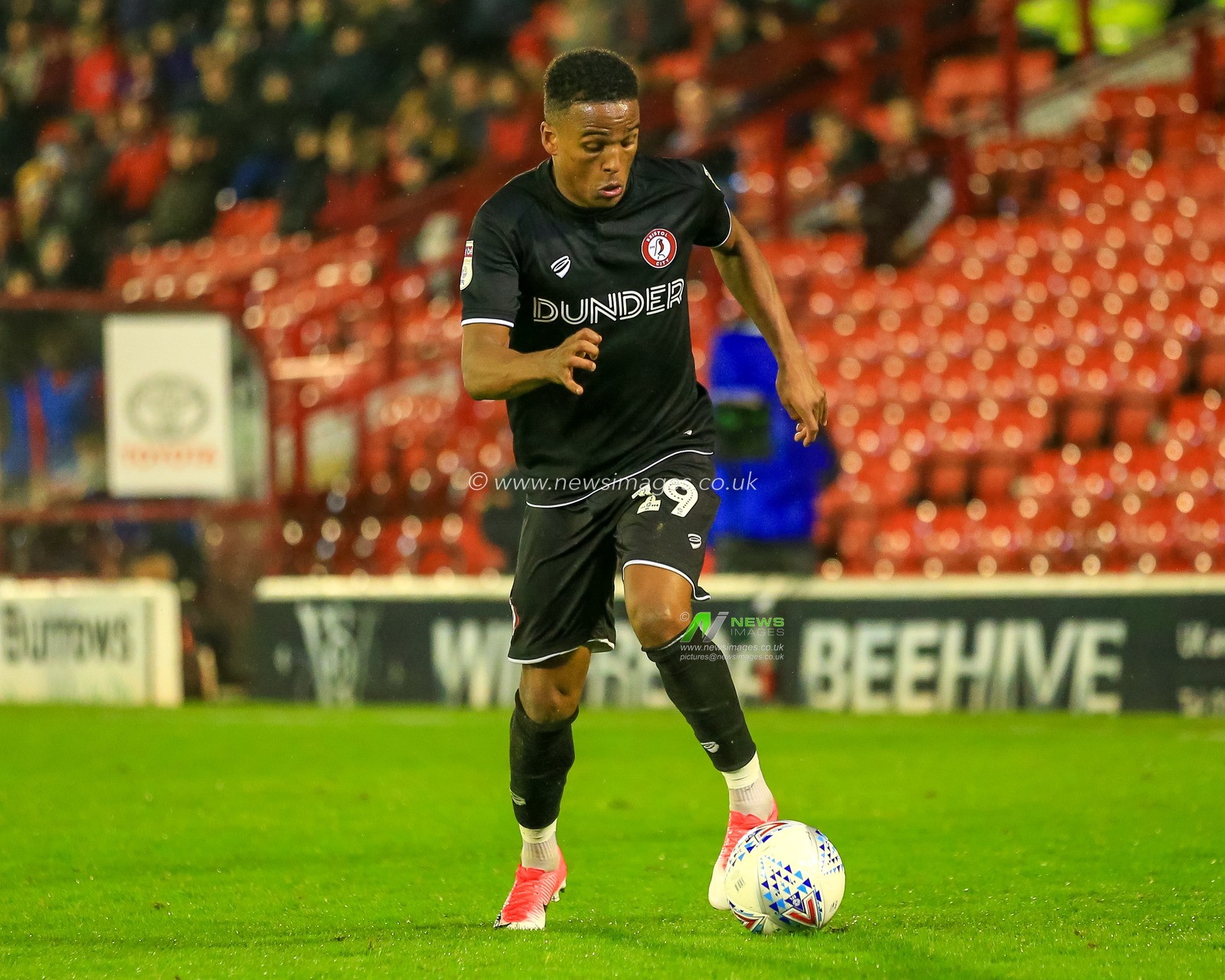 1st November 2019, Oakwell, Barnsley, England; Sky Bet Championship, Barnsley v Bristol City : Niclas Eliasson (19) of Bristol City with the ball 

Credit: Craig Milner/News Images