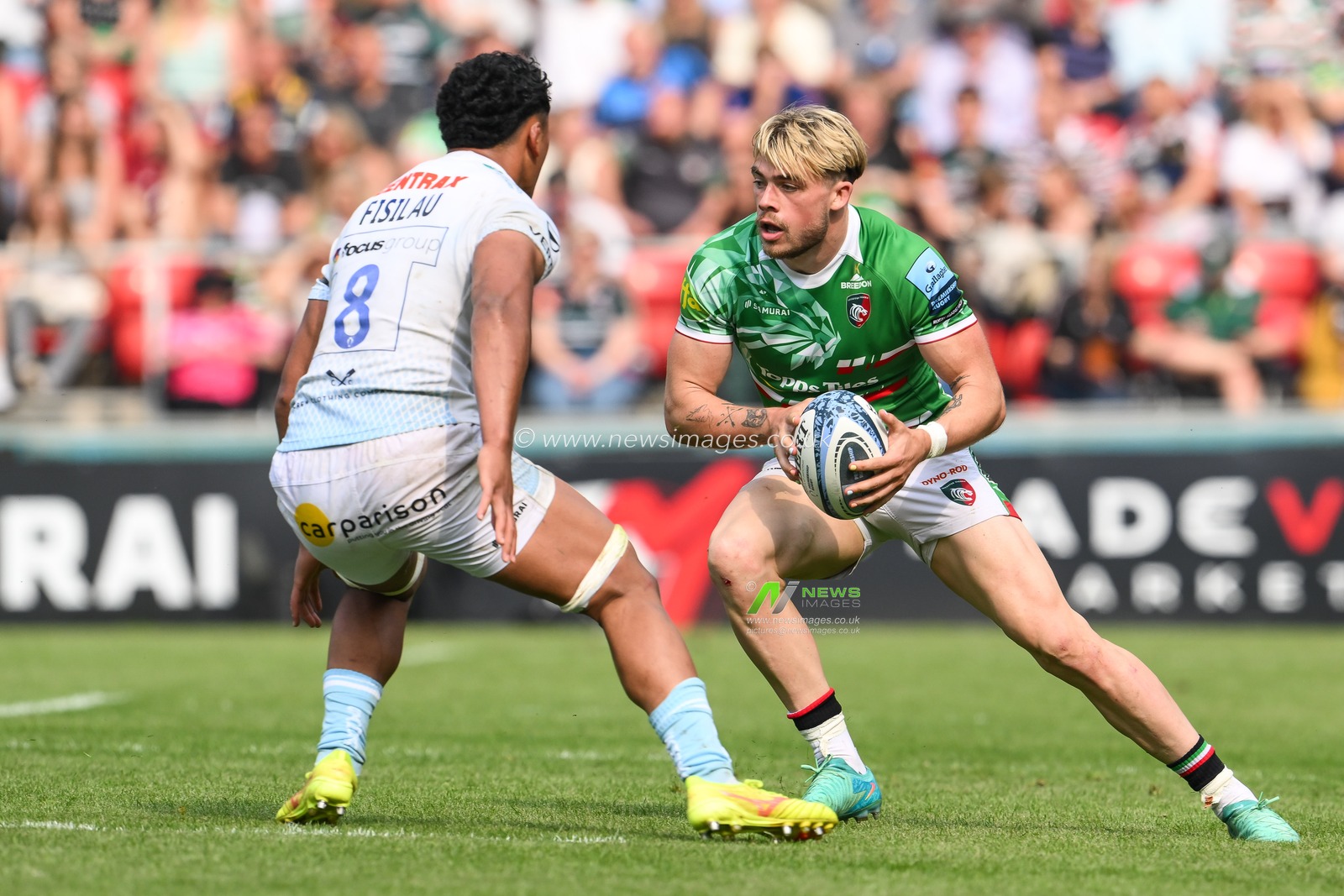 Ollie Hassell-Collins of Leicester Tigers makes a break during the Gallagher Premiership match Leicester Tigers vs Exeter Chiefs at Mattioli Woods Welford Road, Leicester, United Kingdom, 18th May 2024

(Photo by Craig Thomas/News Images)