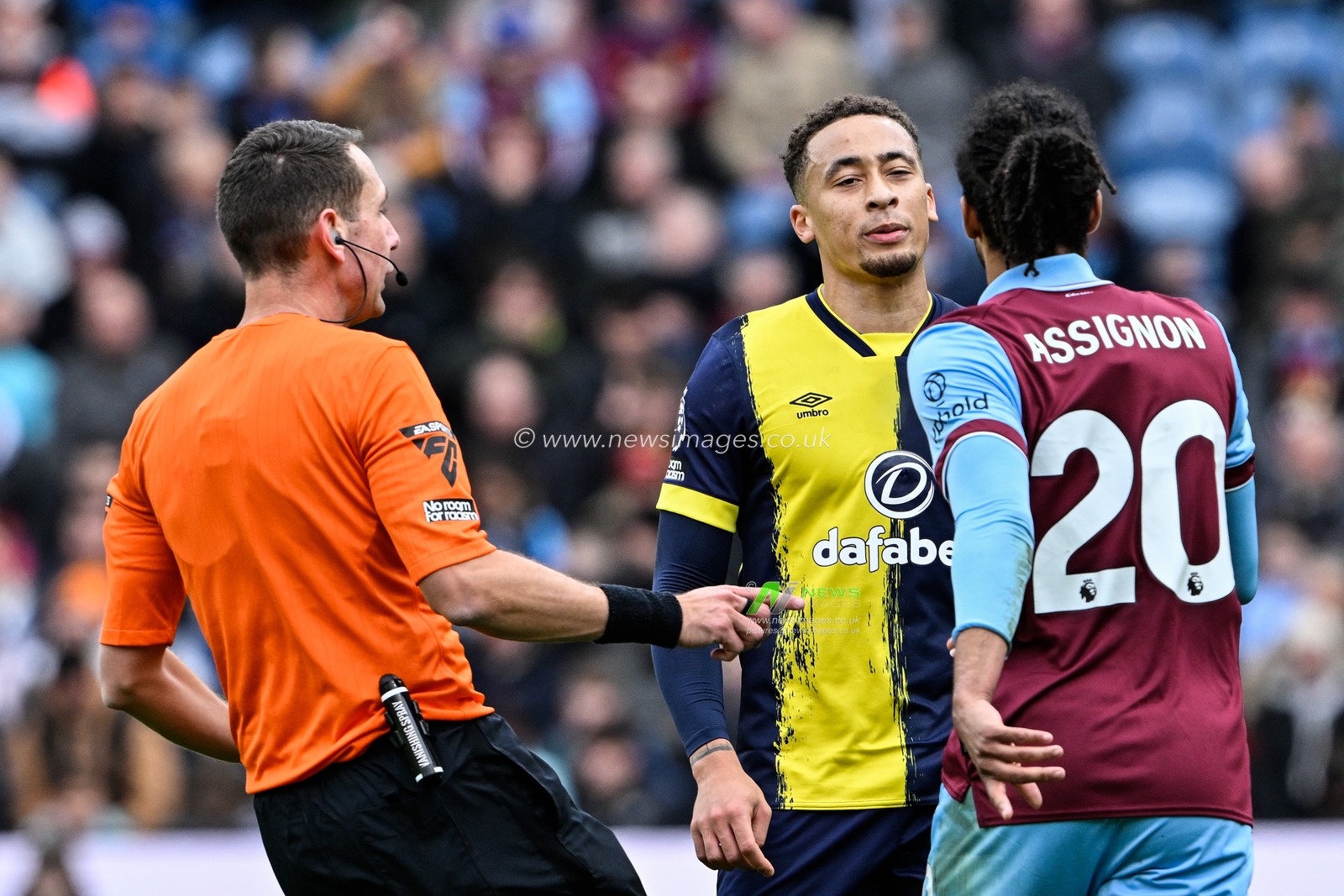 Tempers threaten to boil over between Marcus Tavernier of Bournemouth and Lorenz Assignon of Burnley during the Premier League match Burnley vs Bournemouth at Turf Moor, Burnley, United Kingdom, 3rd March 2024

(Photo by Cody Froggatt/News Images)