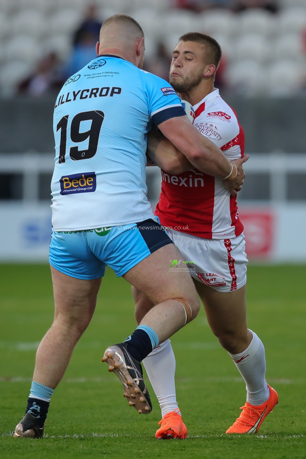 Mikey Lewis #20 of Hull KR in action during the Betfred Challenge Cup match Hull KR vs Batley Bulldogs at Sewell Group Craven Park, Kingston upon Hull, United Kingdom, 19th May 2023

(Photo by James Heaton/News Images)