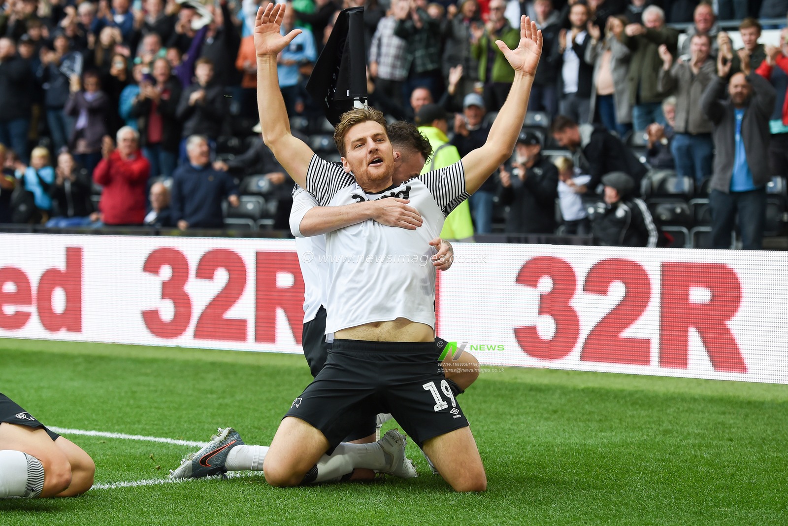 28th September 2019, Pride Park Stadium, Derby, England; Sky Bet Championship, Derby County v Birmingham City : Chris Martin (19) of Derby County celebrates after scoring a goal to make it 1-0 

Credit: Jon Hobley/News Images