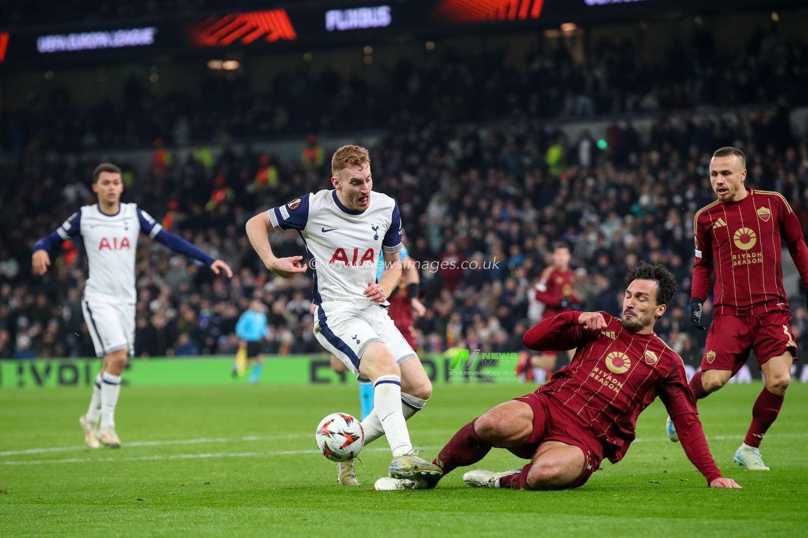 Mats Hummels of Roma slide tackles Dejan Kulusevski of Tottenham Hotspur during the UEFA Europa League - League Stage match Tottenham Hotspur vs A.S. Roma at Tottenham Hotspur Stadium, London, United Kingdom, 28th November 2024

(Photo by Gareth Evans/News Images)