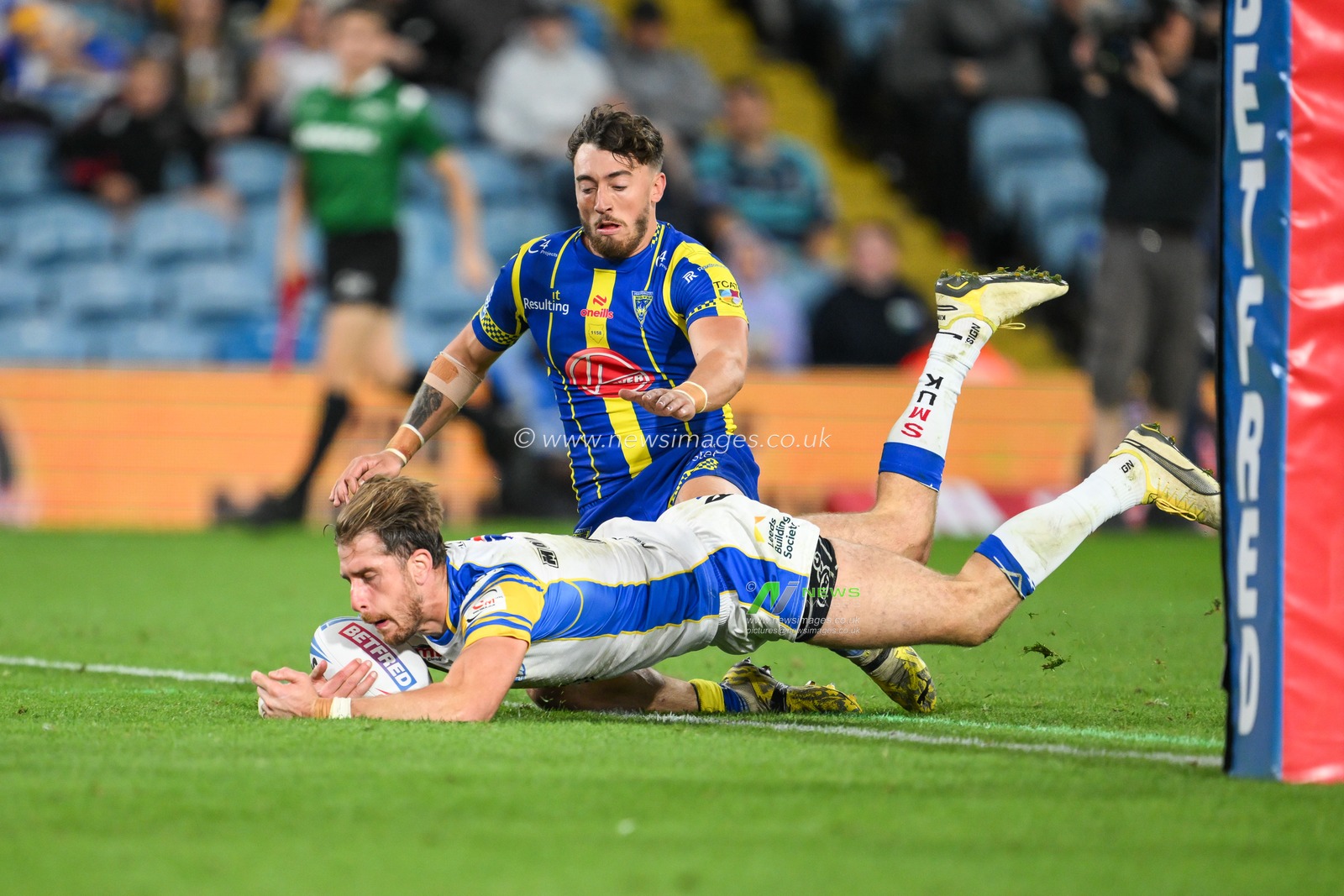 Paul Momirovski of Leeds Rhinos goes over for a try during the Magic Weekend match Warrington Wolves vs Leeds Rhinos at Elland Road, Leeds, United Kingdom, 17th August 2024

(Photo by Craig Thomas/News Images)