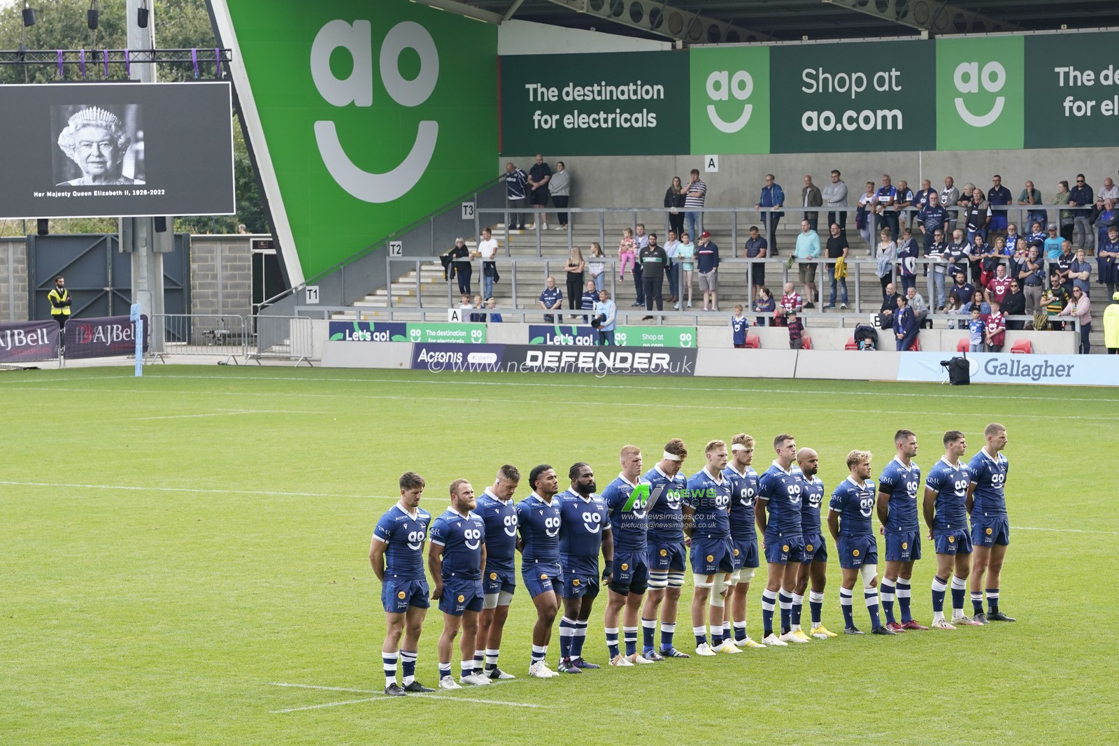 Sale Sharks. Players stand for a minutes silence before  the Gallagher Premiership match Sale Sharks vs Northampton Saints at AJ Bell Stadium, Eccles, United Kingdom, 11th September 2022

(Photo by Steve Flynn/News Images)