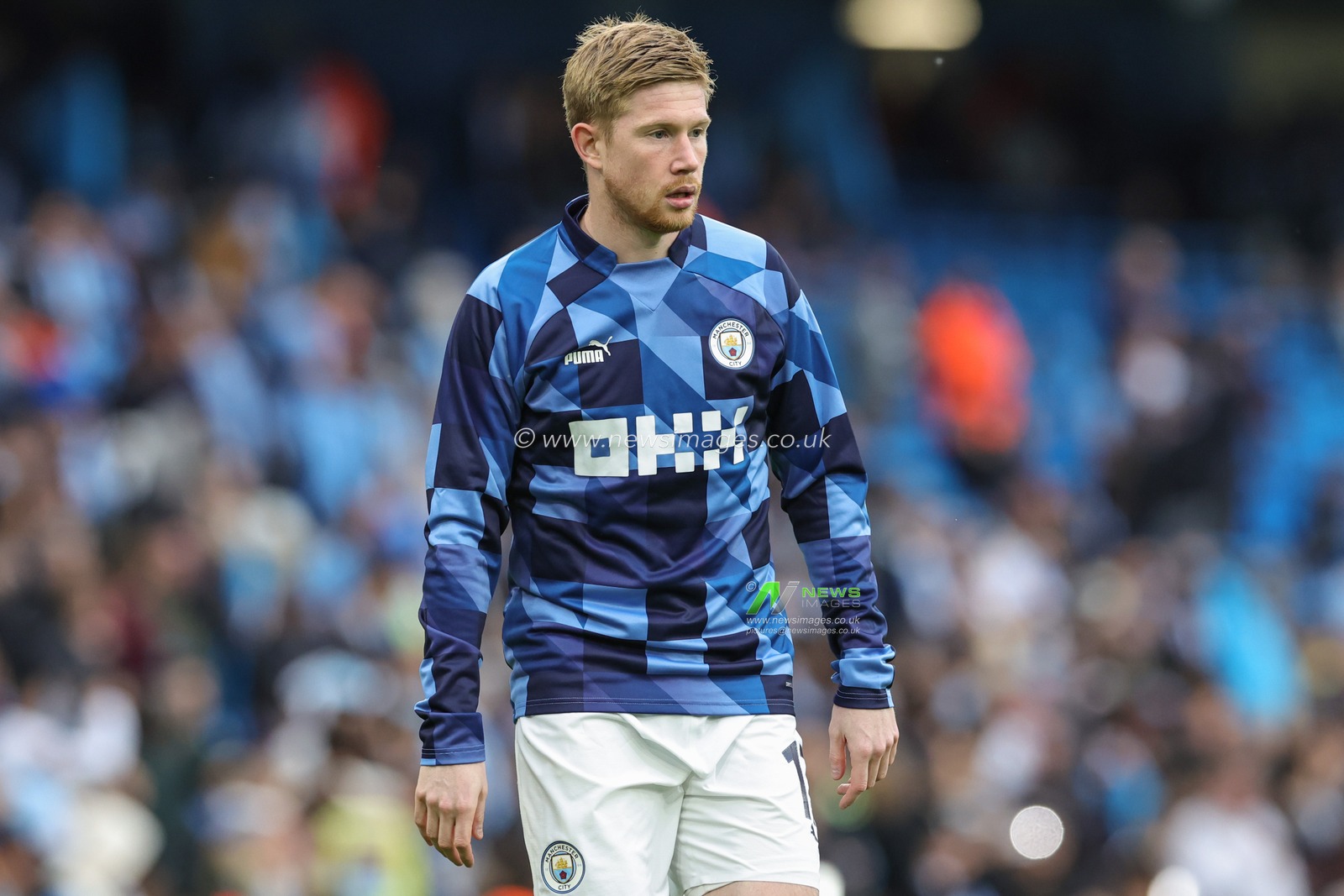 Kevin De Bruyne #17 of Manchester City during the pre-game warm up ahead of the UEFA Champions League Semi-Final Second Leg Manchester City vs Real Madrid at Etihad Stadium, Manchester, United Kingdom, 17th May 2023

(Photo by Mark Cosgrove/News Images)