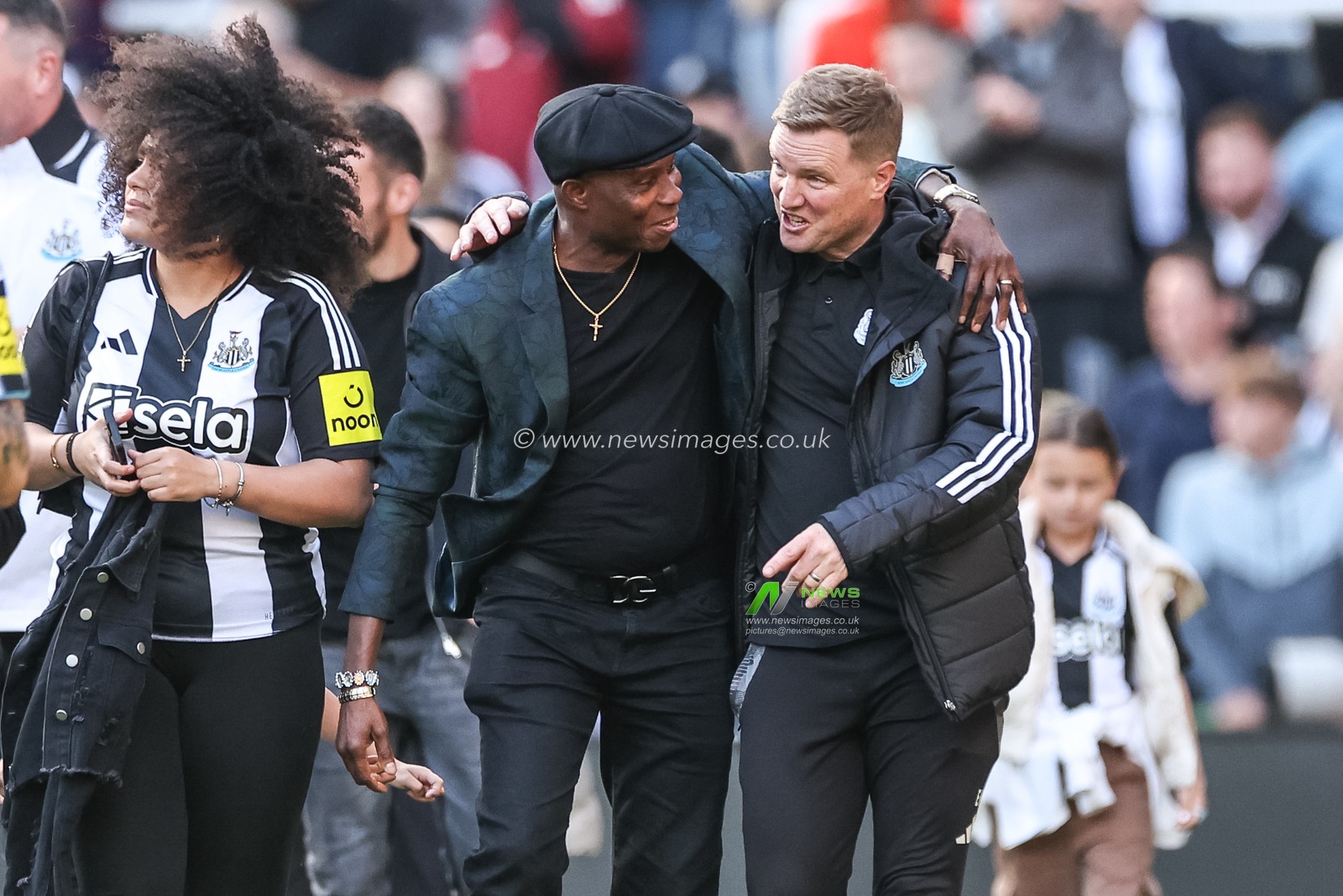 Eddie Howe manager of Newcastle United celebrates securing Champions League football during the Premier League match Newcastle United vs Everton at St. James's Park, Newcastle, United Kingdom, 25th May 2025

(Photo by Mark Cosgrove/News Images)