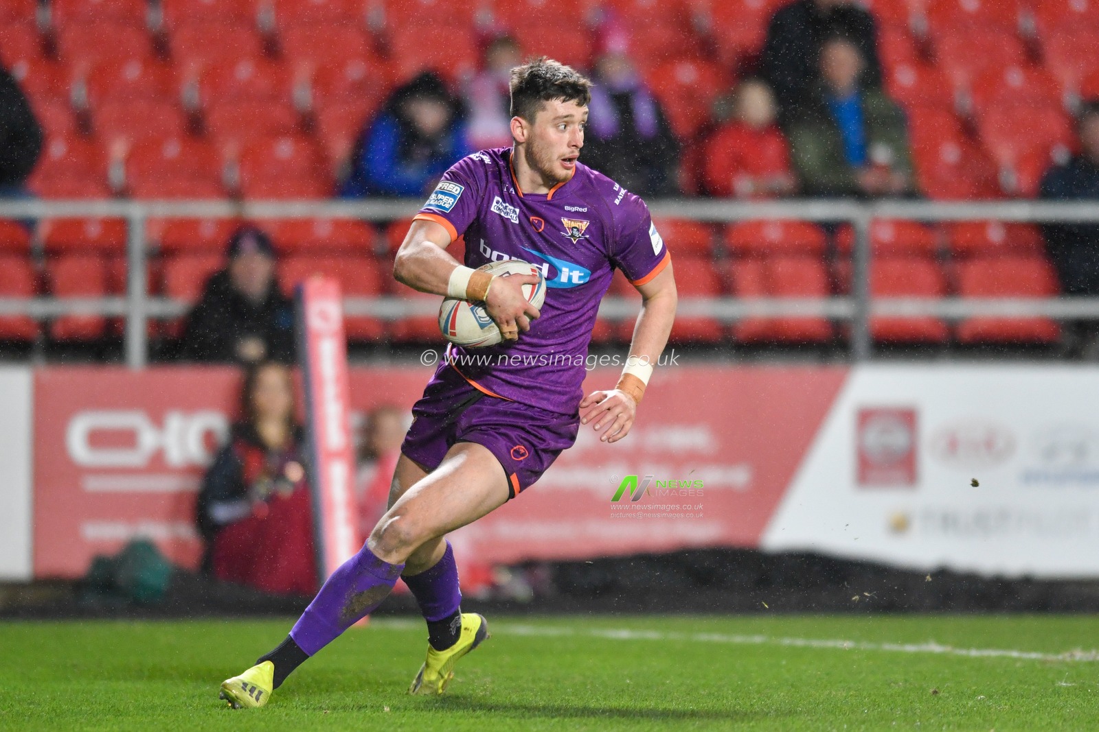 6th March 2020, Totally Wicked Stadium, St Helens, England; Betfred Super League, Saint Helens v Huddersfield Giants : Sam Wood (27) of Huddersfield Giants in action during the game