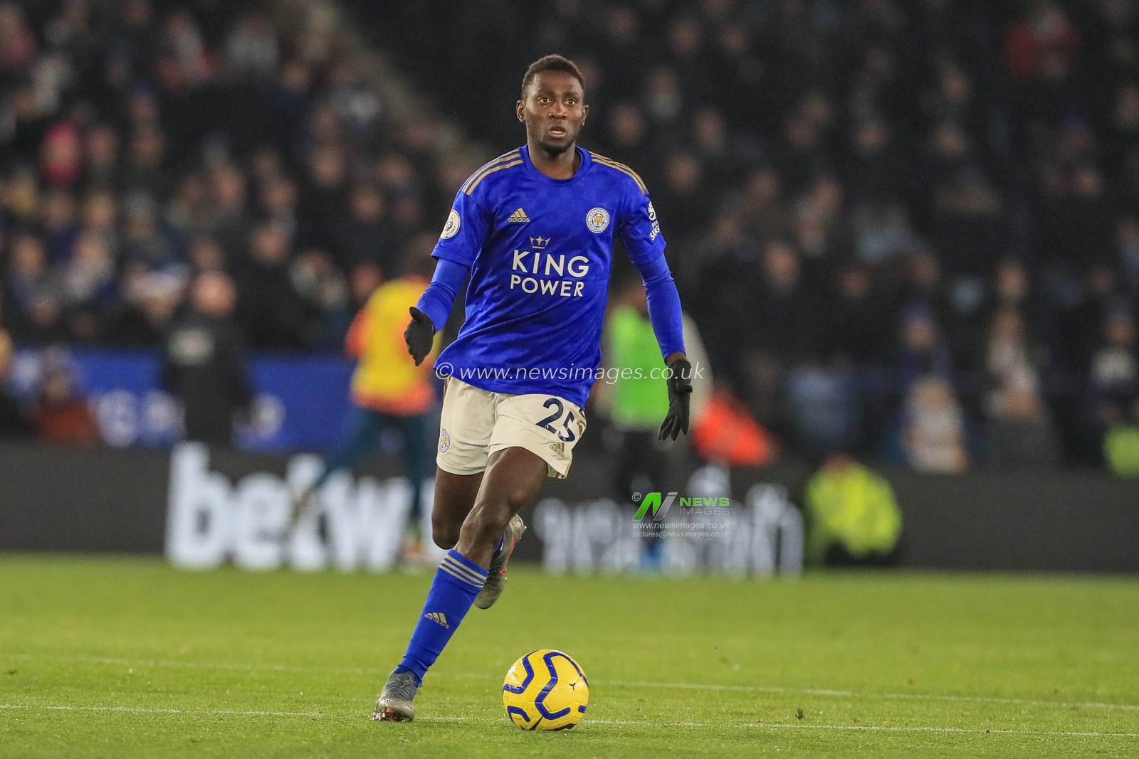 1st December 2019, King Power Stadium, Leicester, England; Premier League, Leicester City v Everton : Wilfred Ndidi (25) of Leicester City during the game


Credit: Mark Cosgrove/News Images