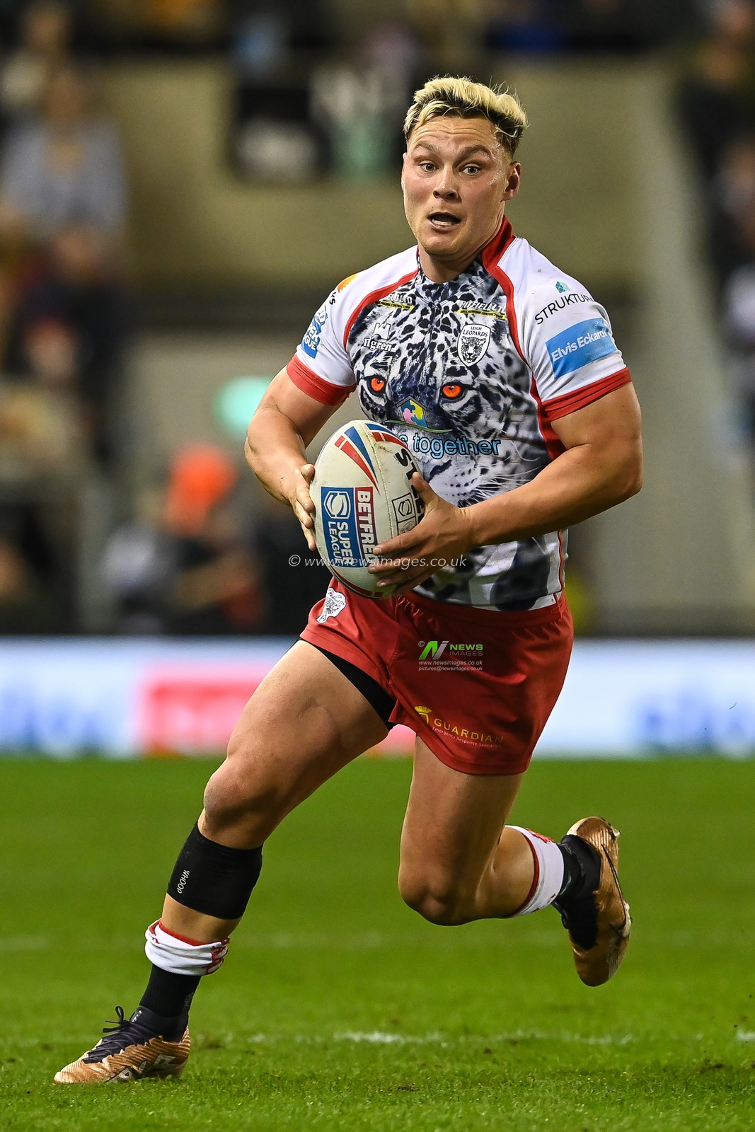 Lachlan Lam #7 of Leigh Leopards makes a break during the Betfred Super League Round 1 match Leigh Leopards vs Salford Red Devils at Leigh Sports Village, Leigh, United Kingdom, 17th February 2023

(Photo by Craig Thomas/News Images)
