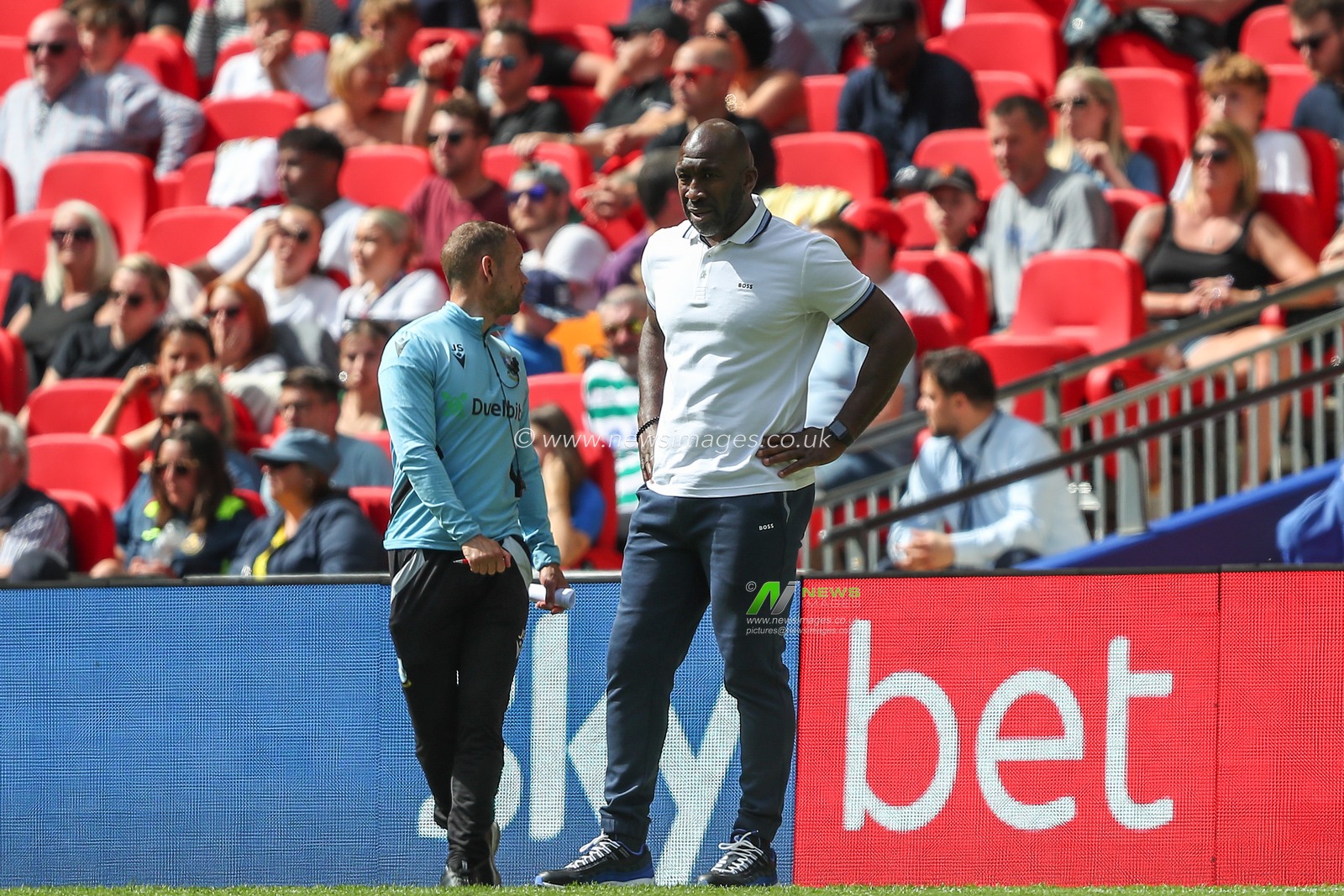Darren Moore manager of Sheffield Wednesday during the Sky Bet League 1 Play-off Final match Barnsley vs Sheffield Wednesday at Wembley Stadium, London, United Kingdom, 29th May 2023

(Photo by Gareth Evans/News Images)