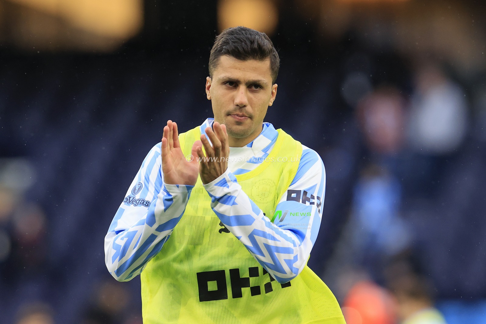 Rodrigo #16 of Manchester City  warms up for the game ahead of the Premier League match Manchester City vs Fulham at Etihad Stadium, Manchester, United Kingdom, 5th November 2022

(Photo by Conor Molloy/News Images)