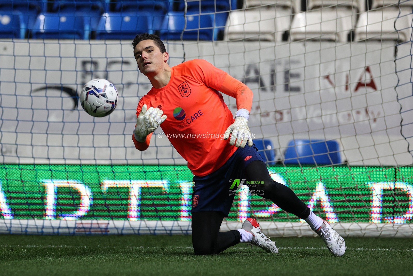 Lee Nicholls #21 of Huddersfield Town during the pre-game warmup